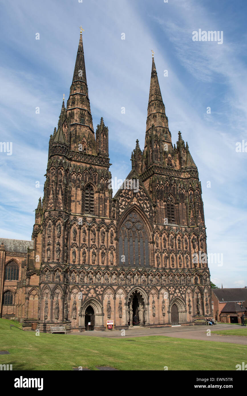 La Cathédrale de Lichfield, dans le Staffordshire, Angleterre, célèbre pour ses spires Banque D'Images