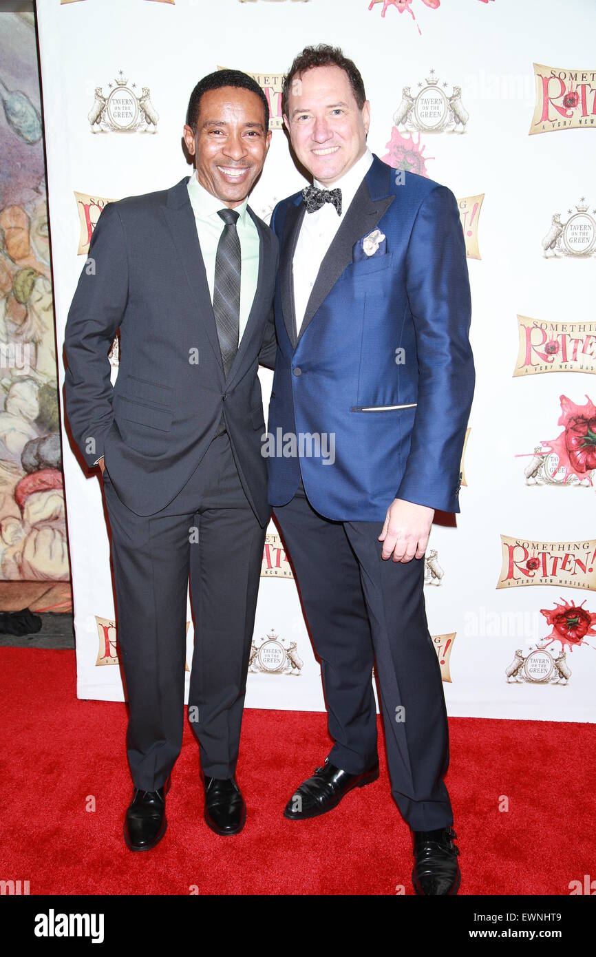 Soirée d'ouverture pour "quelque chose de pourri" au Théâtre de St James - Arrivées avec : Charles Randolph Wright, Kevin McCollum Où : New York City, New York, United States Quand : 22 Avr 2015 Banque D'Images