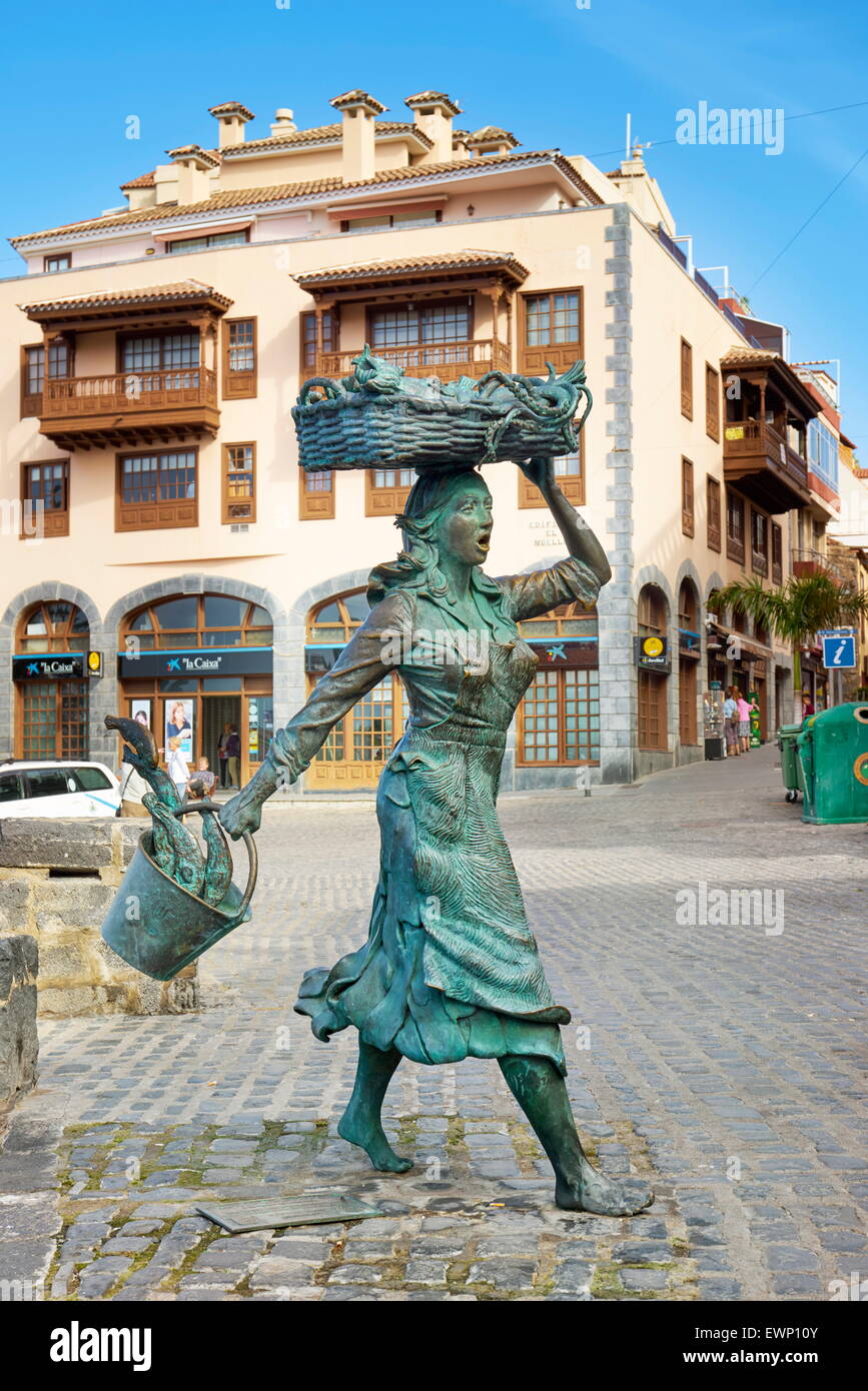 Fisher statue femme, Puerto de la Cruz, Tenerife, Canaries, Espagne Banque D'Images