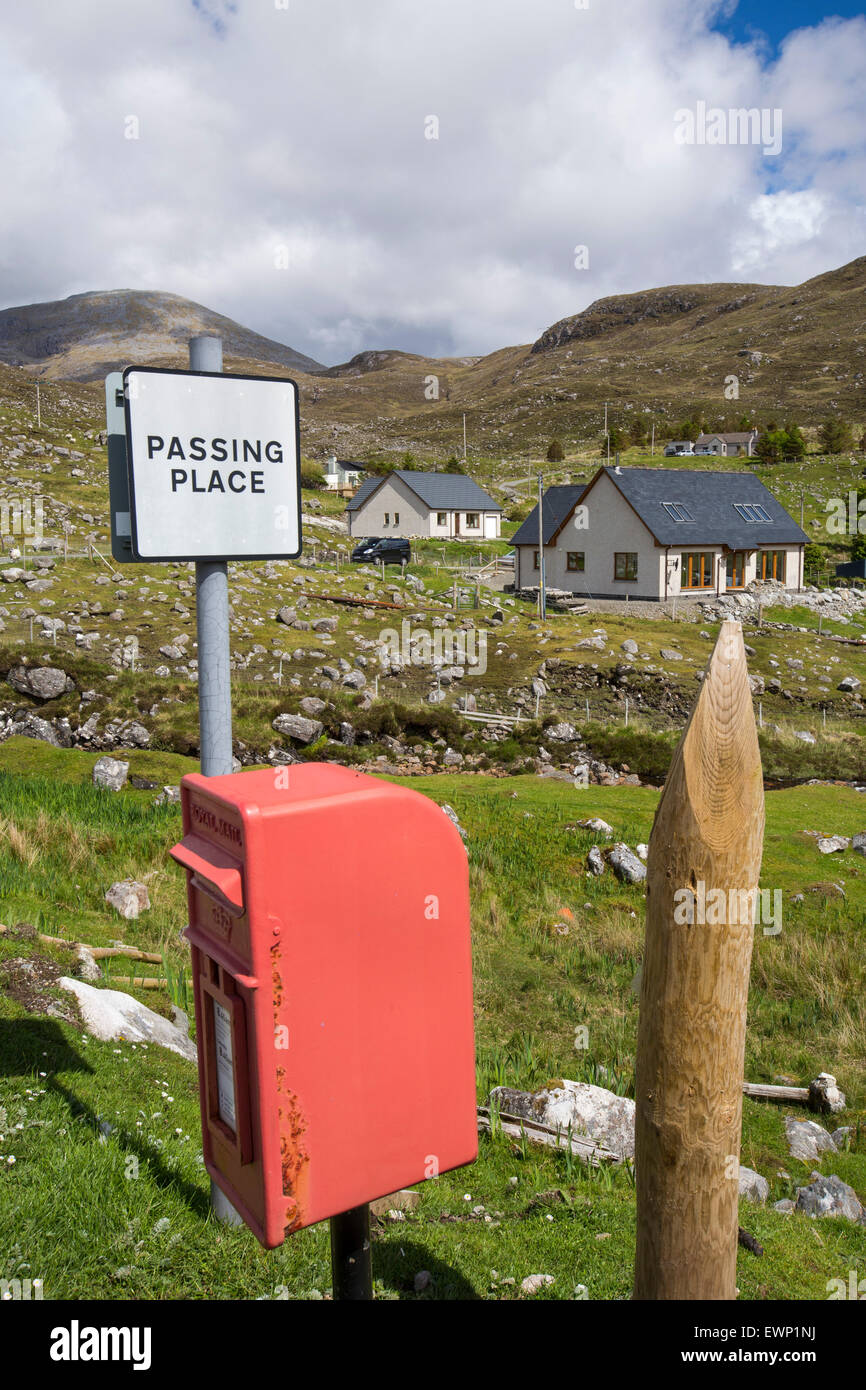 Le Nord Harris montagnes, Isle of Harris, îles Hébrides, Ecosse, Royaume-Uni, avec crofting maisons. Banque D'Images