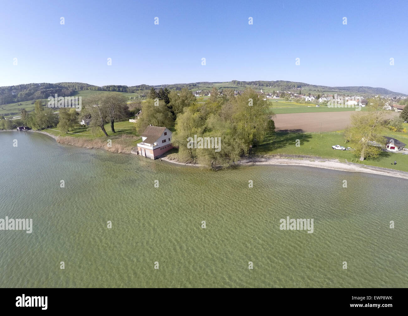 Vue aérienne de Sebastien Vettel's new boat house. Le pilote de F1 acheté le bateau maison et la propriété en octobre 2014. Vettel et sa famille vivent encore dans une villa à 30 minutes. Doté d''athmospere : où : Zürich, Suisse Quand : 26 Avr 2015 Banque D'Images