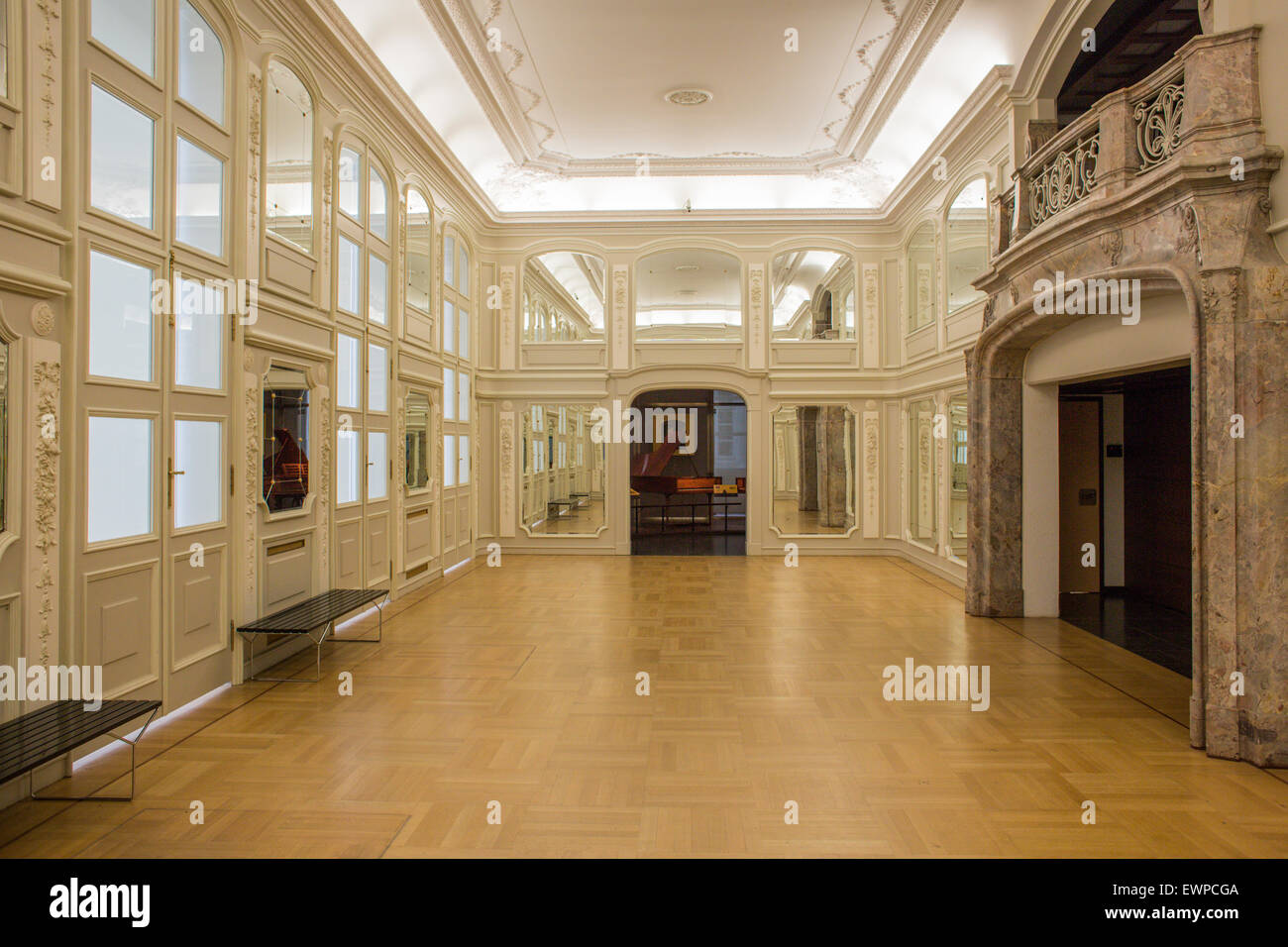 Musée des Instruments de musique, Bruxelles, Belgique Photo Stock Alamy