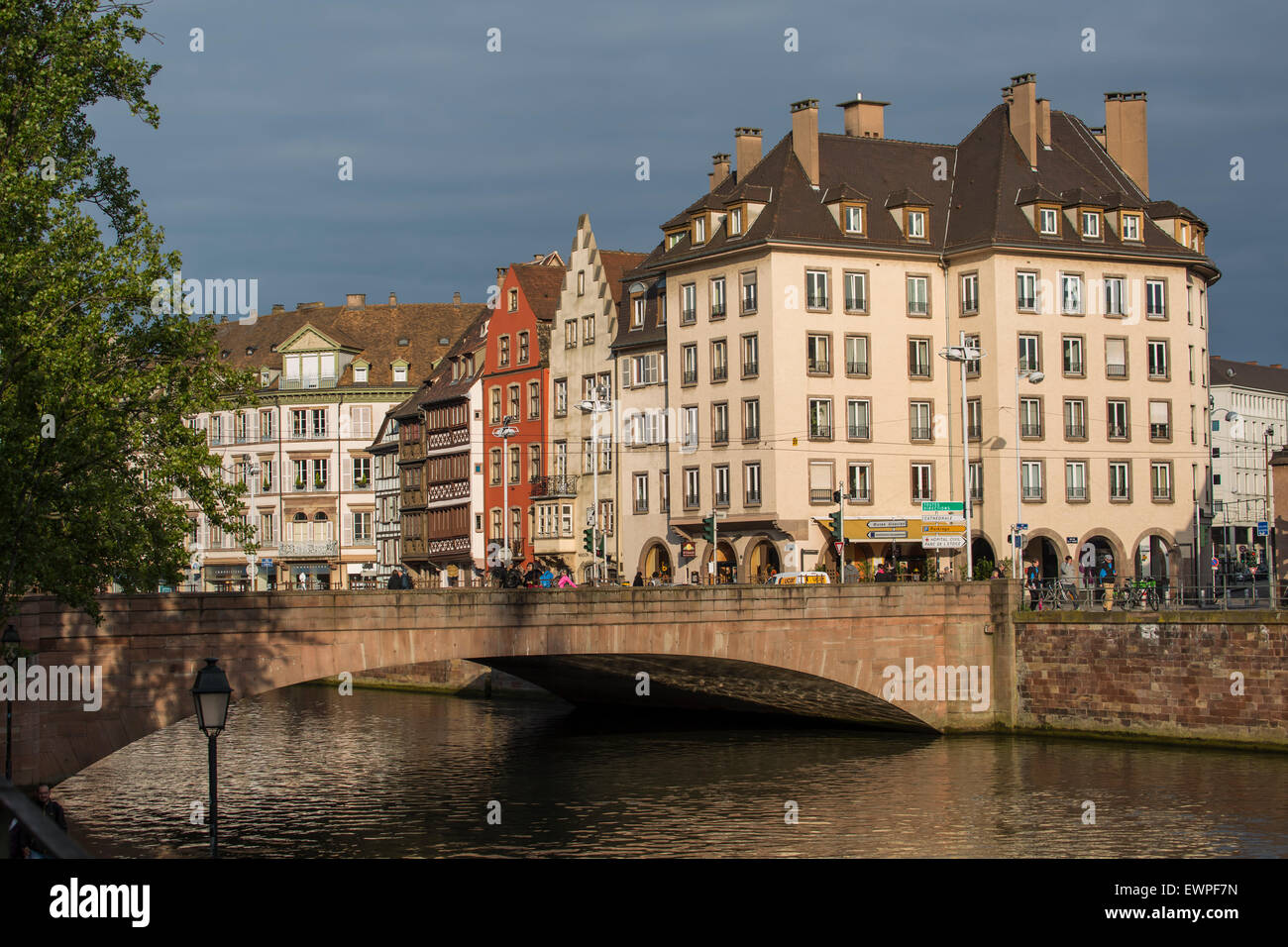 L'ill et le pont, Strasbourg, Alsace, France Banque D'Images