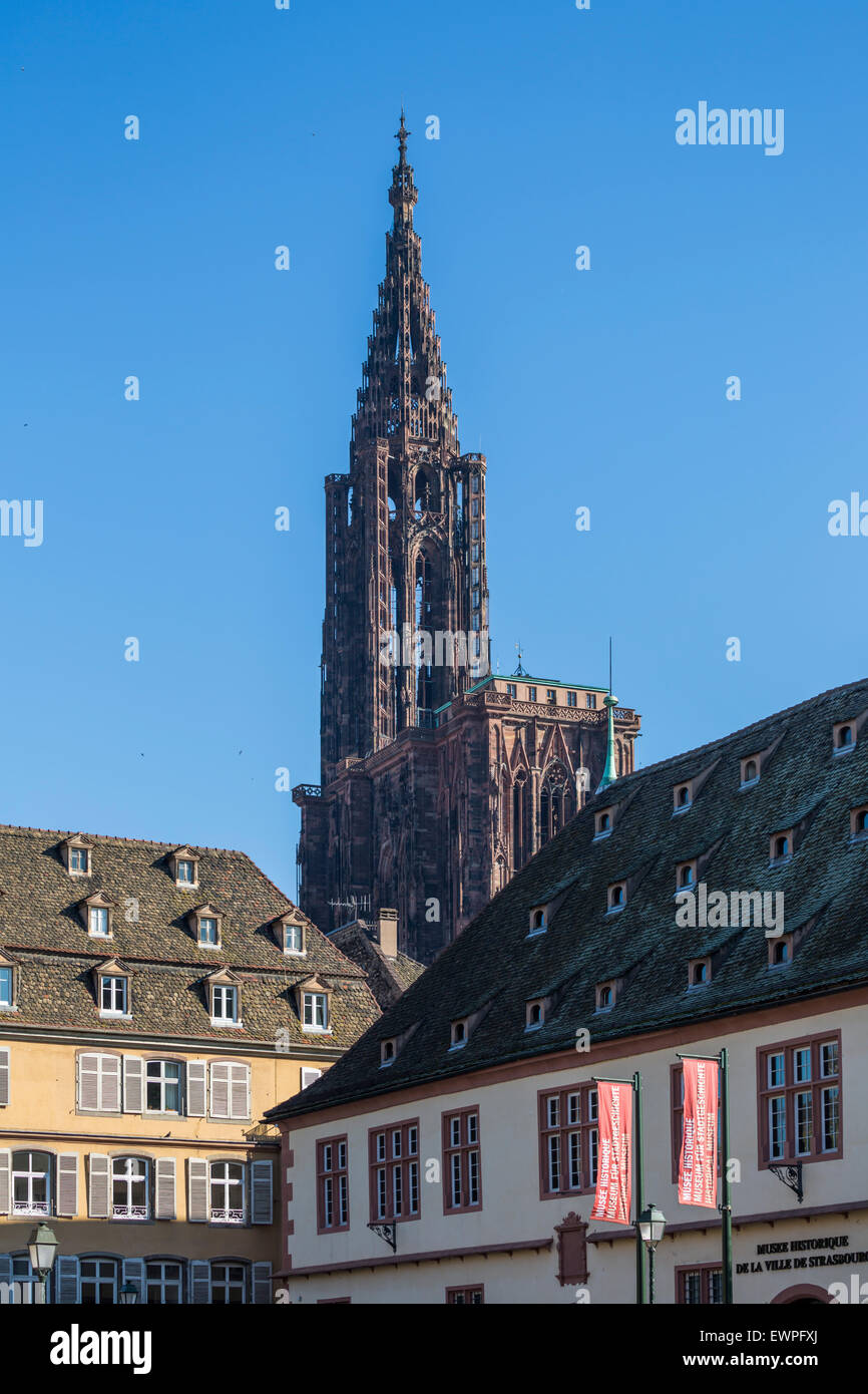 Notre Dame de la cathédrale de Strasbourg spire, Strasbourg, Alsace, France Banque D'Images