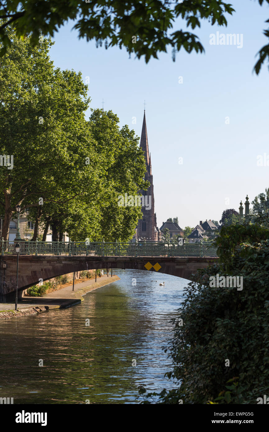 L'Ill et le pont, Strasbourg, Alsace, France Banque D'Images
