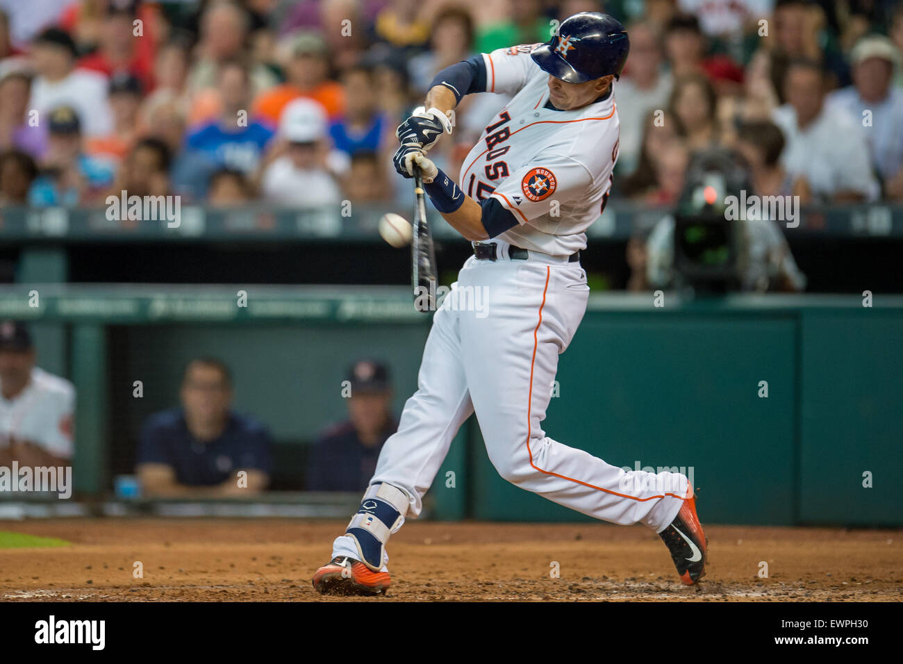 Houston, TX, USA. 29 Juin, 2015. Astros de Houston catcher Jason Castro (15) disques durs dans une course au cours de la 2e manche d'un match entre les Astros de Houston et les Royals de Kansas City au Minute Maid Park de Houston, TX. Trask Smith/CSM/Alamy Live News Banque D'Images