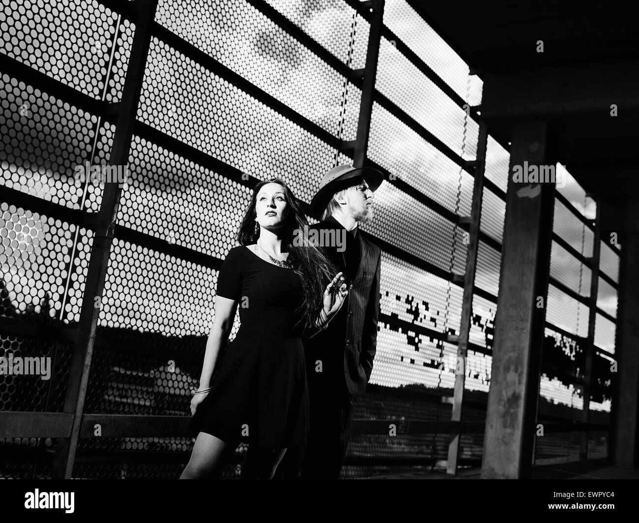 Relation, l'homme et de la femme, thème urbain, image en noir et blanc Banque D'Images