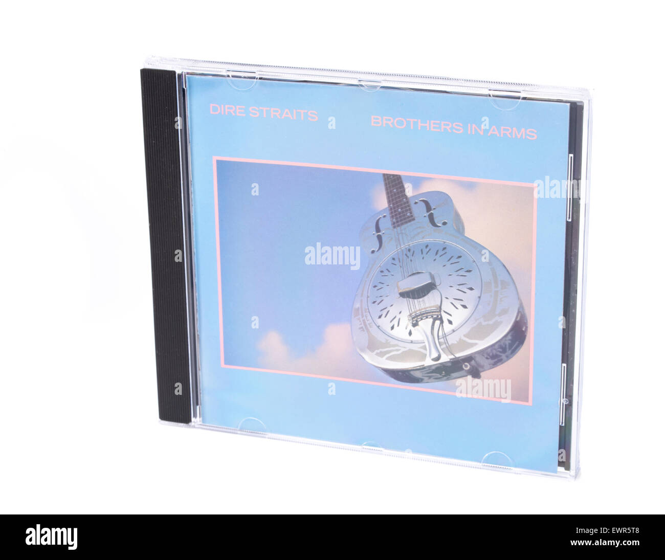 Frères d'armes disque compact par Dire Straits 1985 le premier CD de vendre 1 millions d'exemplaires. Banque D'Images