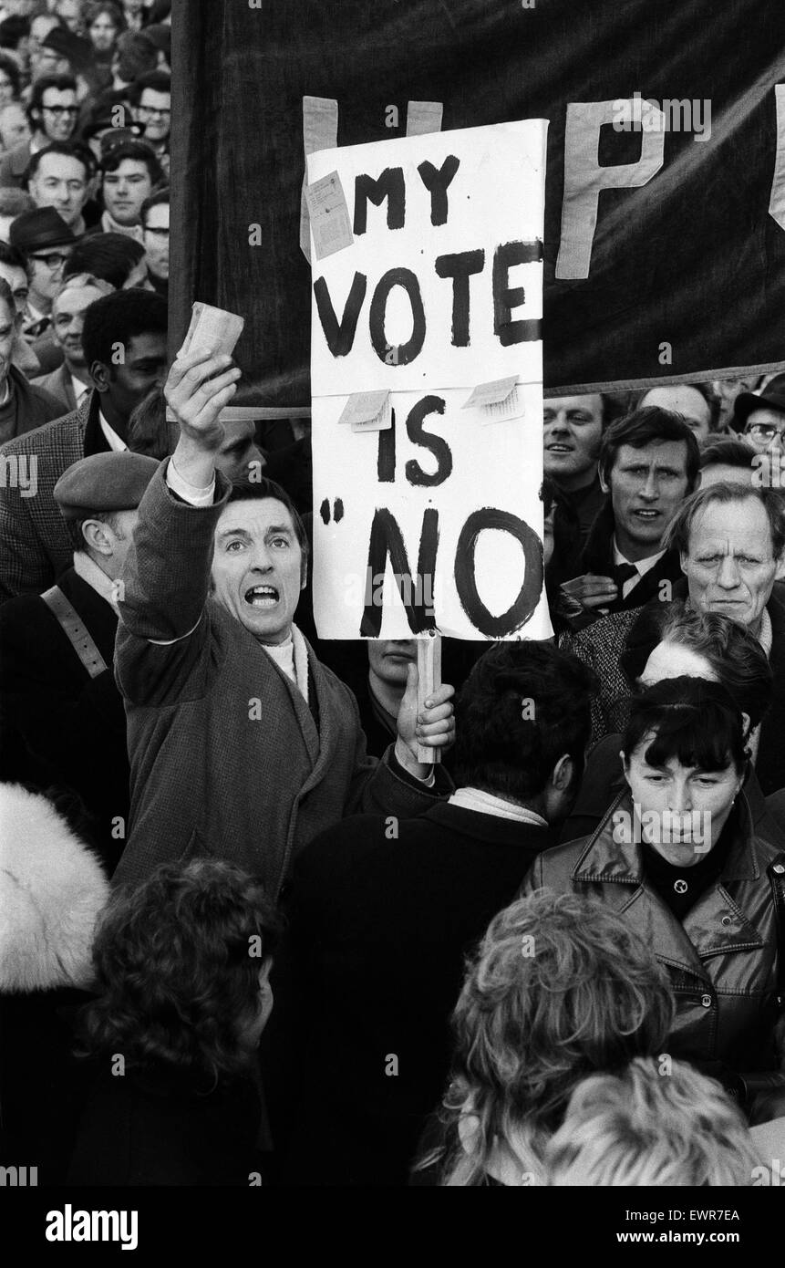 Bureau de poste en colère les grévistes dans Hyde Park, après une rencontre à Lincoln's Inn Fields, ils ont défilé dans Oxford Street, à Speakers Corner à Hyde Park. Londres, 4 mars 1971. Banque D'Images
