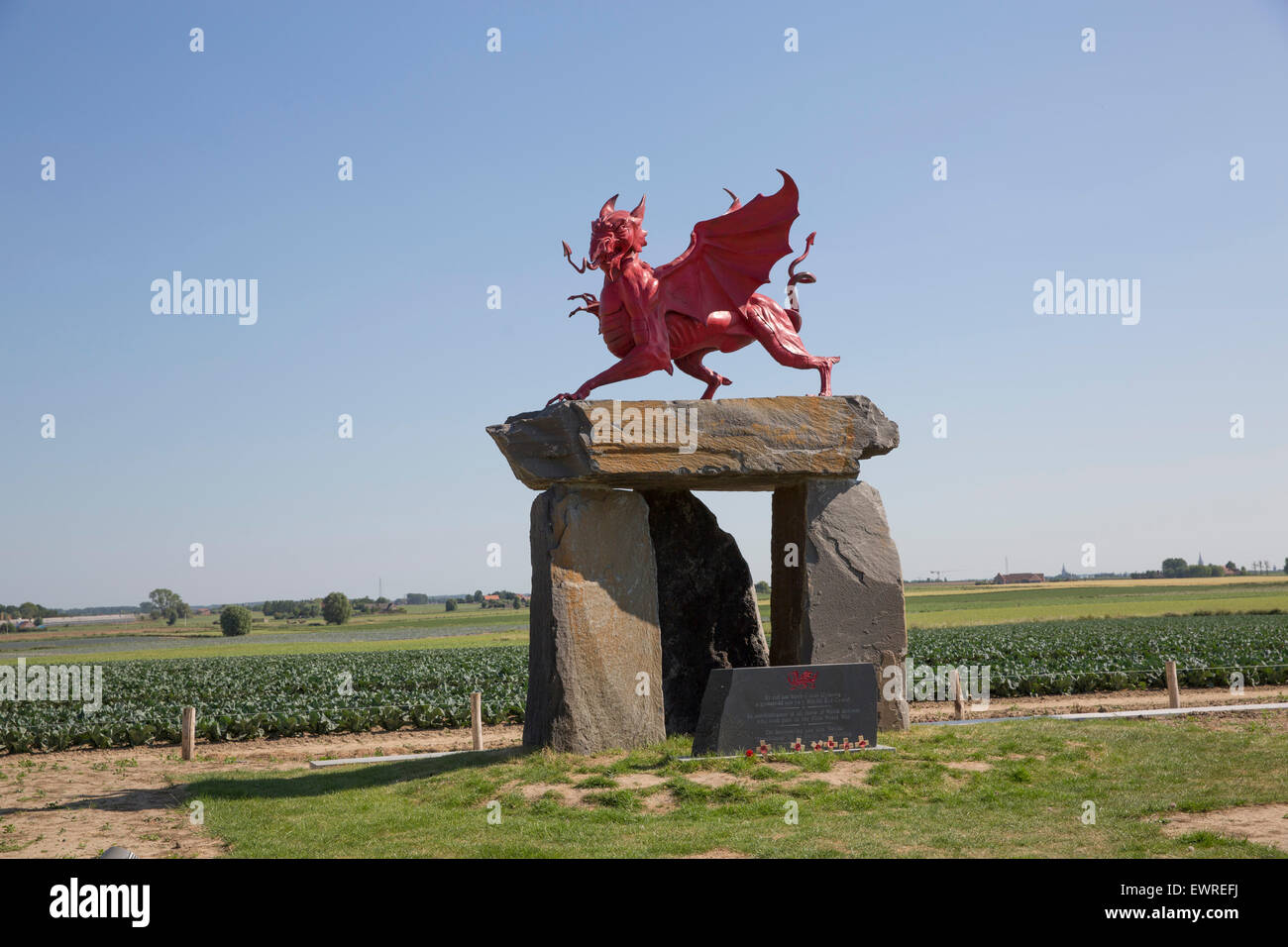 Dragon de Bronze au mémorial des troupes gallois qui ont servi en Belgique au cours de la Grande Guerre Banque D'Images