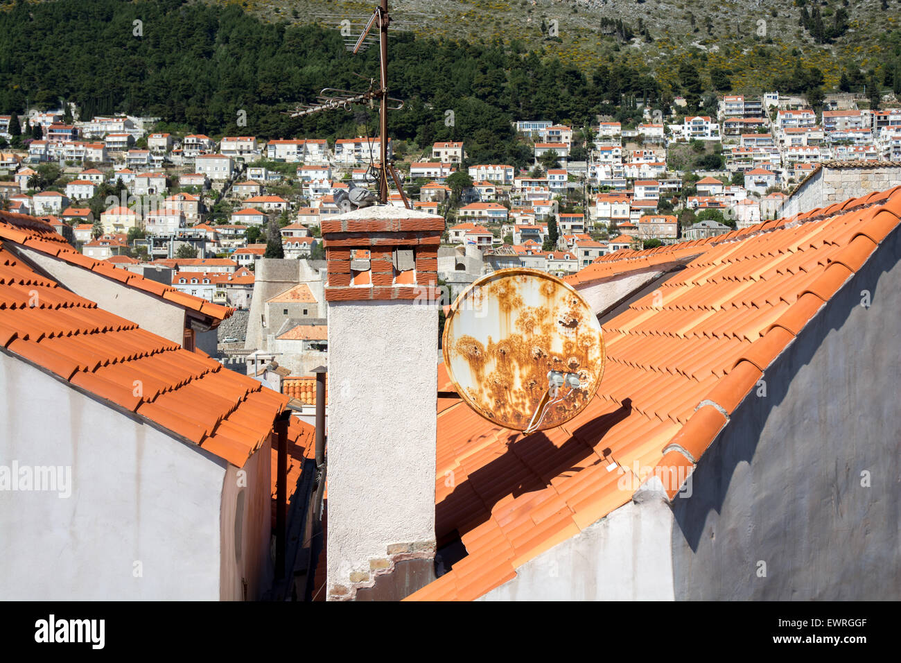 Scène sur le toit des bâtiments à l'intérieur de la vieille ville, Dubrovnik, Croatie Banque D'Images