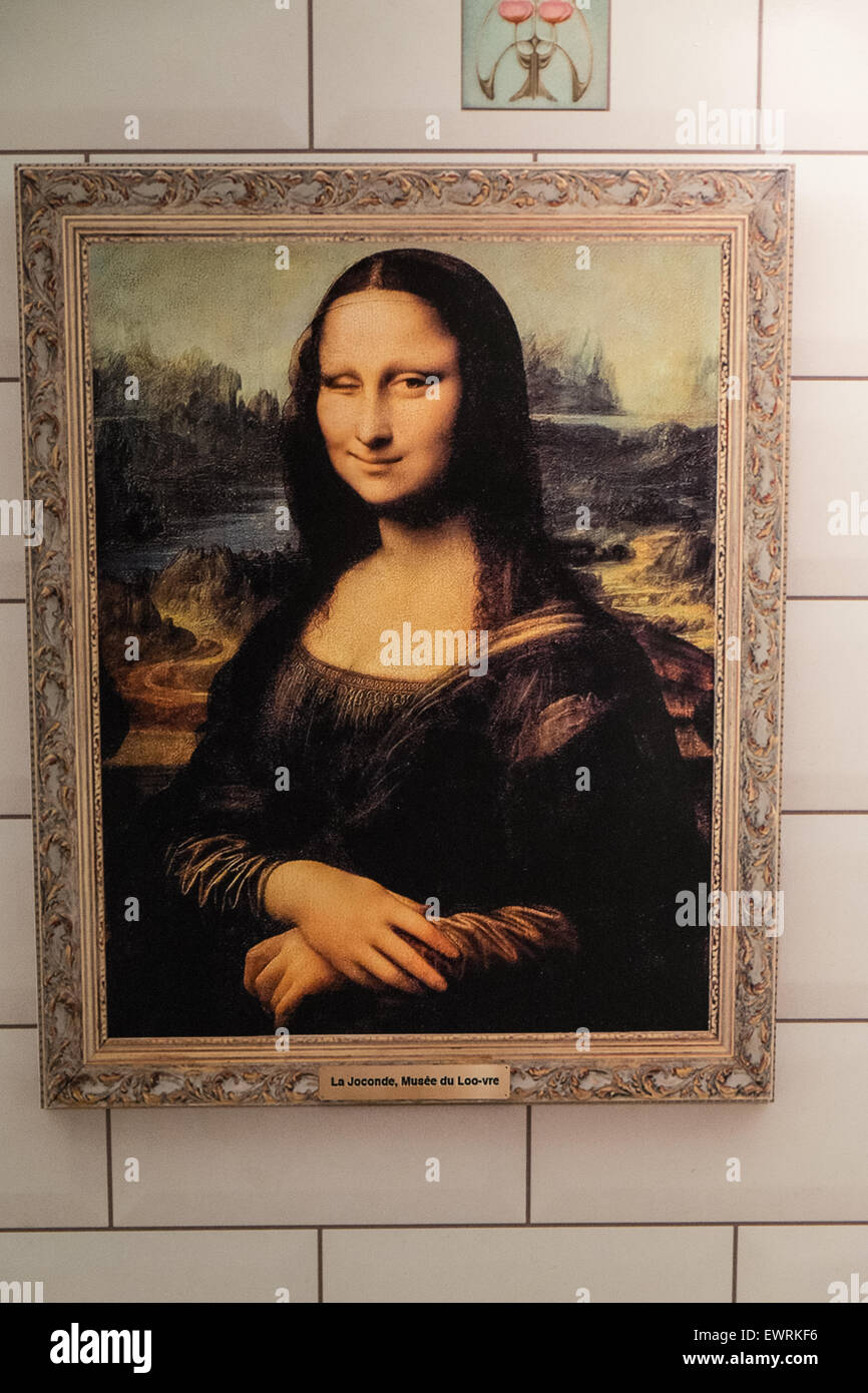 À bord du train Eurostar de Paris à Londres avec un clin d'art Mona Lisa dans les toilettes. Paris,France Banque D'Images