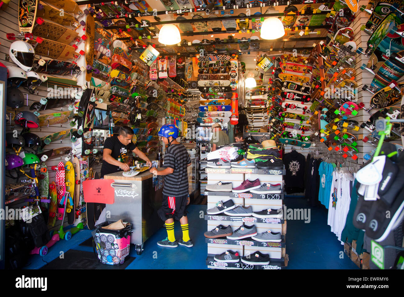 Skateboard shop, Venice Beach, Los Angeles, Californie Photo Stock - Alamy