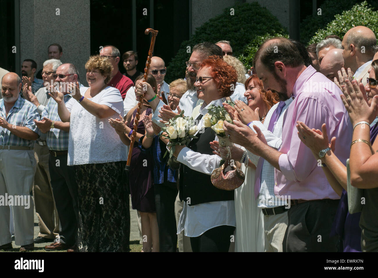 101 mariages Gay mariages de masse à l'hôtel InterContinental à Atlanta après la décision Obergefell c. Hodges en 2016. Banque D'Images