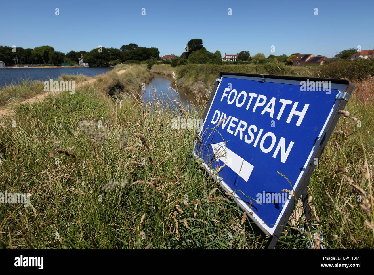 Détournement sentier signe sur le Solent Way près de Lymington Banque D'Images