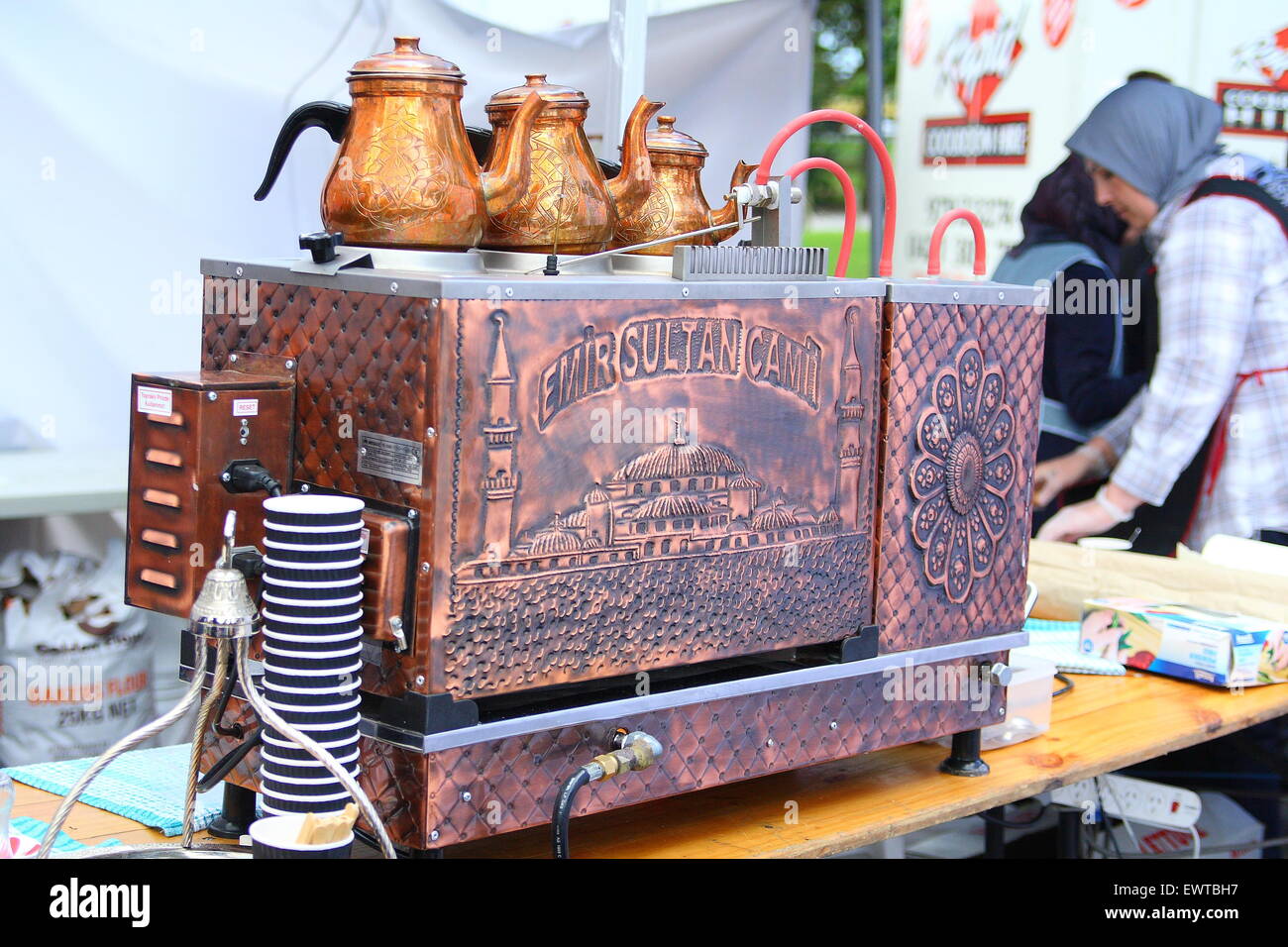 Machine à café turc traditionnel sur l'affichage à l'Eid Festival à Melbourne, Victoria Australie Dandenong Banque D'Images