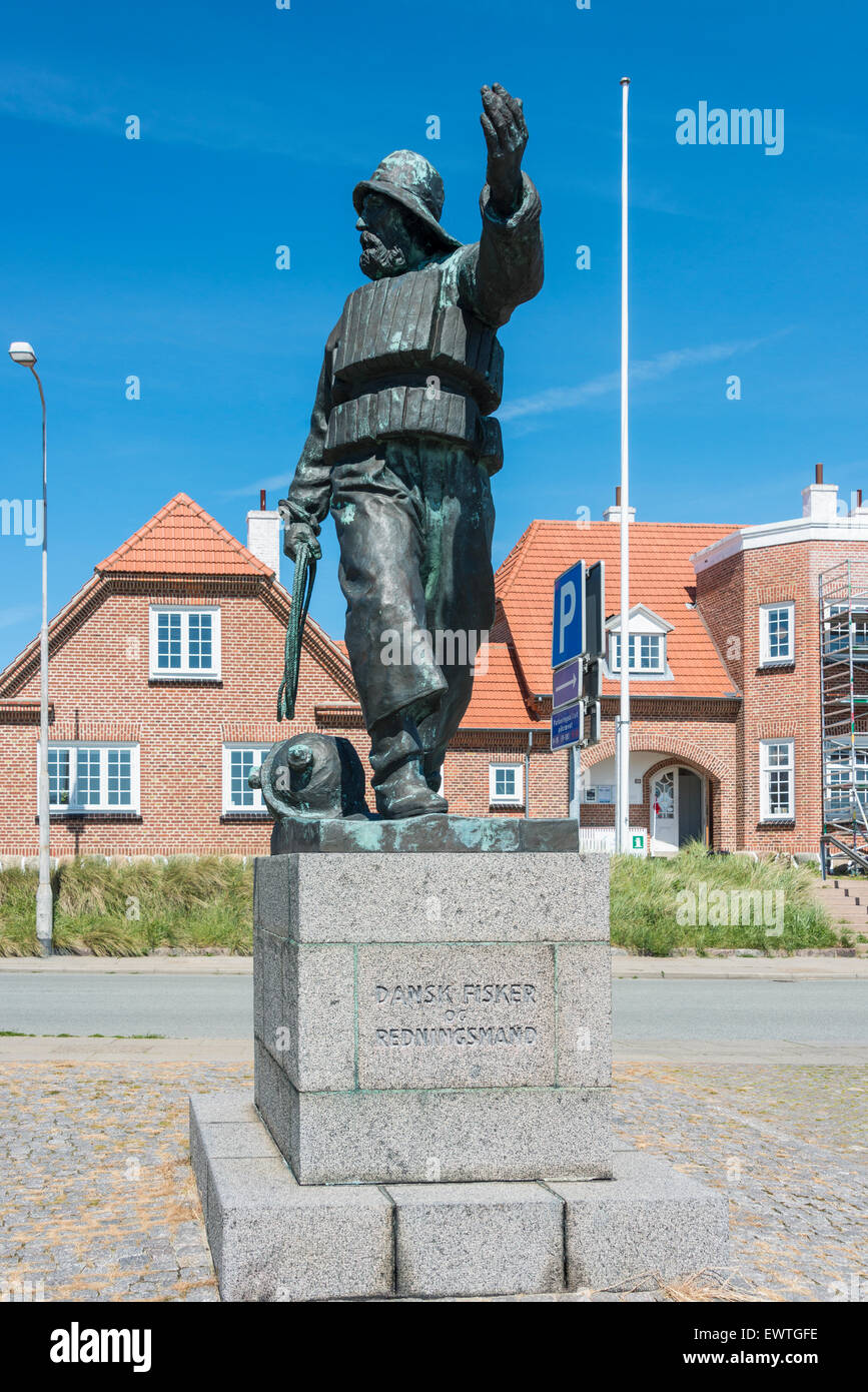 Pêcheur danois et sauveteur (Dansk Fisker et Redningsmand) statue sur le bord de mer, Skagen, Région Nord du Jutland, Danemark Banque D'Images