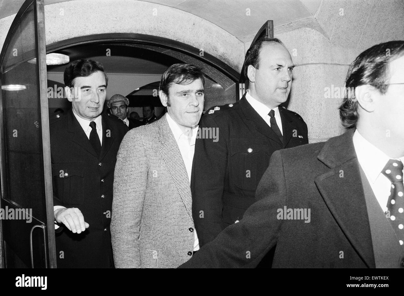Leonard Thompson acquitté de l'accusation de meurtre. Henry McKenny procès pour meurtre à Old Bailey, Londres, 28 novembre 1980. Banque D'Images