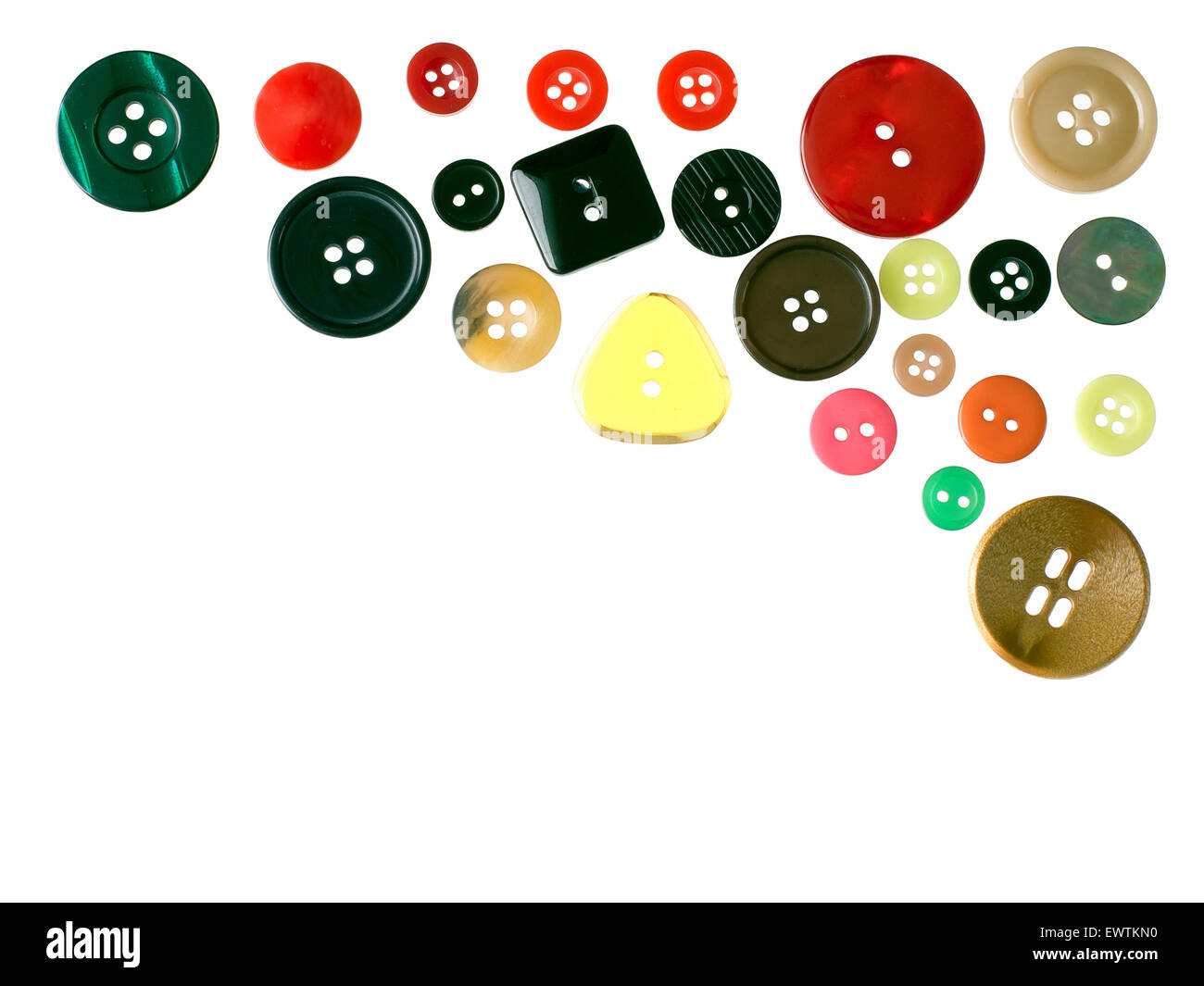 Boutons assortis isolé sur blanc. Certains très ordinaire, d'autres plus inhabituels. Banque D'Images