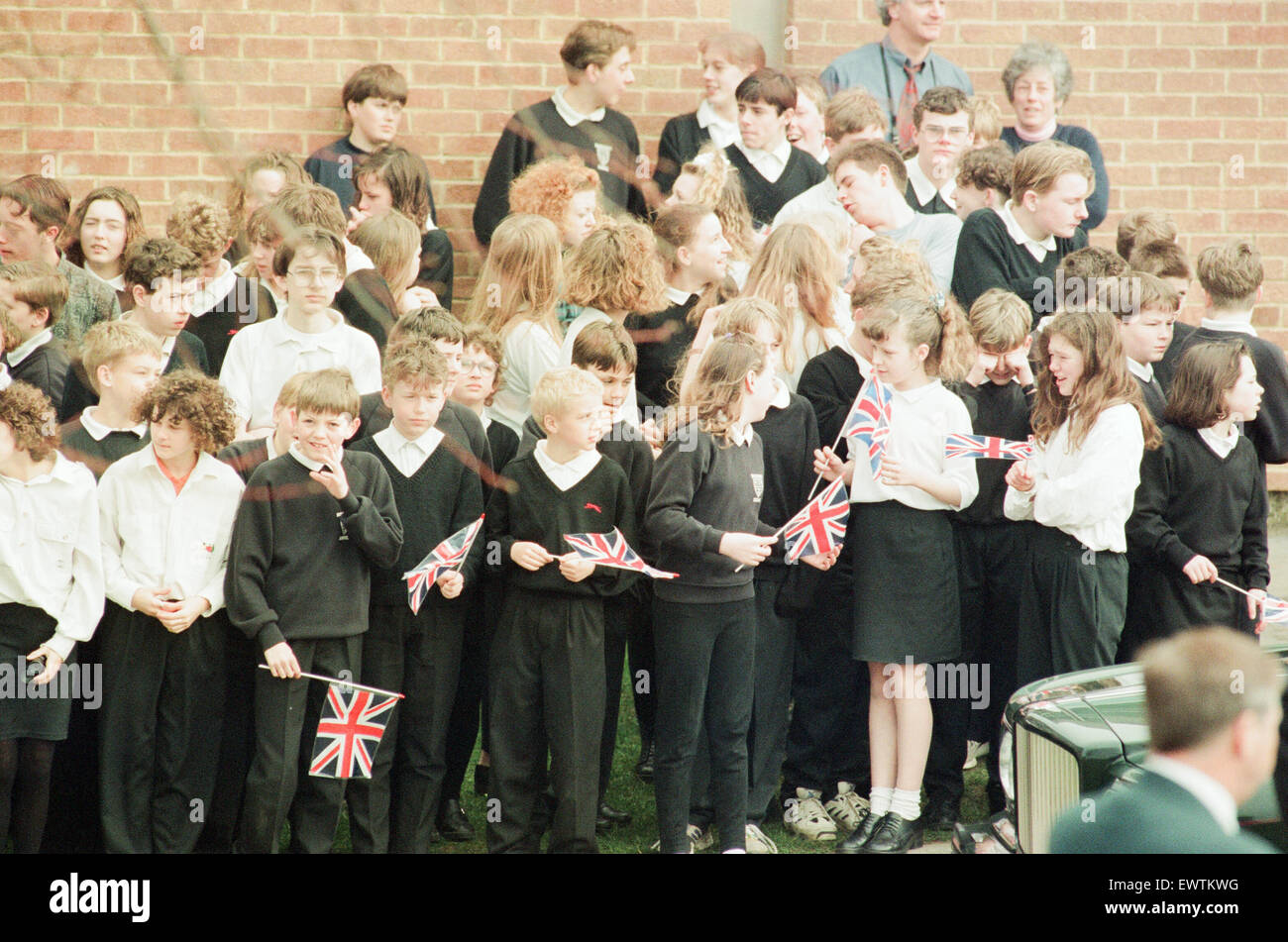 Le prince Charles rend visite à l'école secondaire Rosecroft, Loftus, Saltburn-By-the-Sea, Redcar And Cleveland, le mercredi 30 mars 1994. Banque D'Images