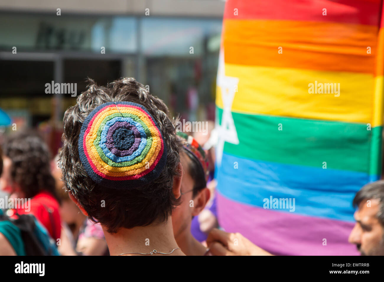 Résultat de recherche d'images pour "homosexuels en kippa"
