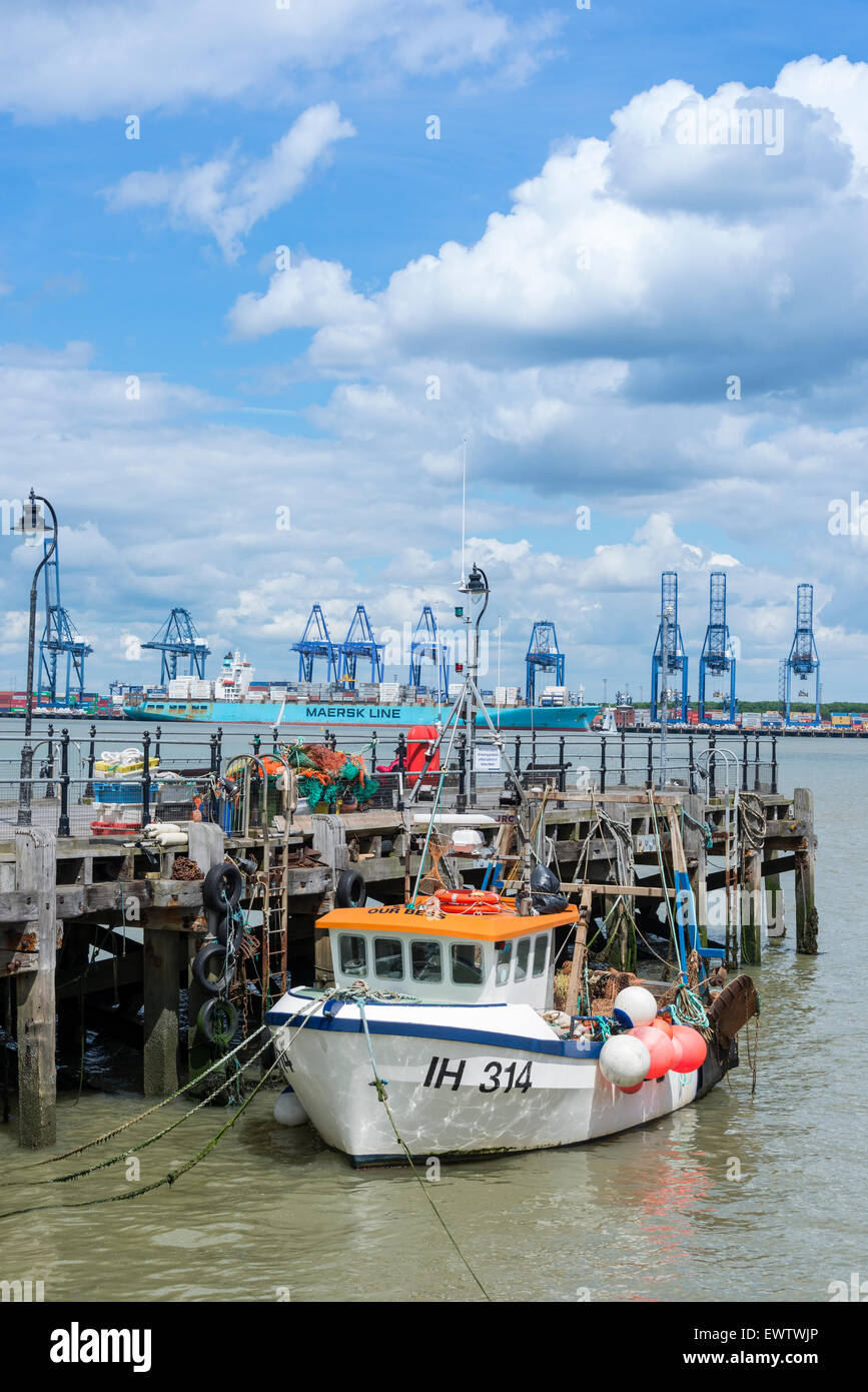 Ha'penny Pier et port à conteneurs, Harwich, Essex, Angleterre, Royaume-Uni Banque D'Images