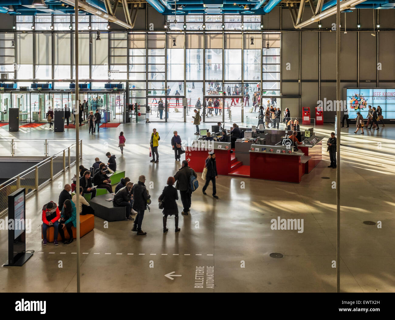 Paris : Centre Georges Pompidou, galerie d'art moderne et contemporain de l'intérieur, Musée National d'art conception inhabituelle Banque D'Images