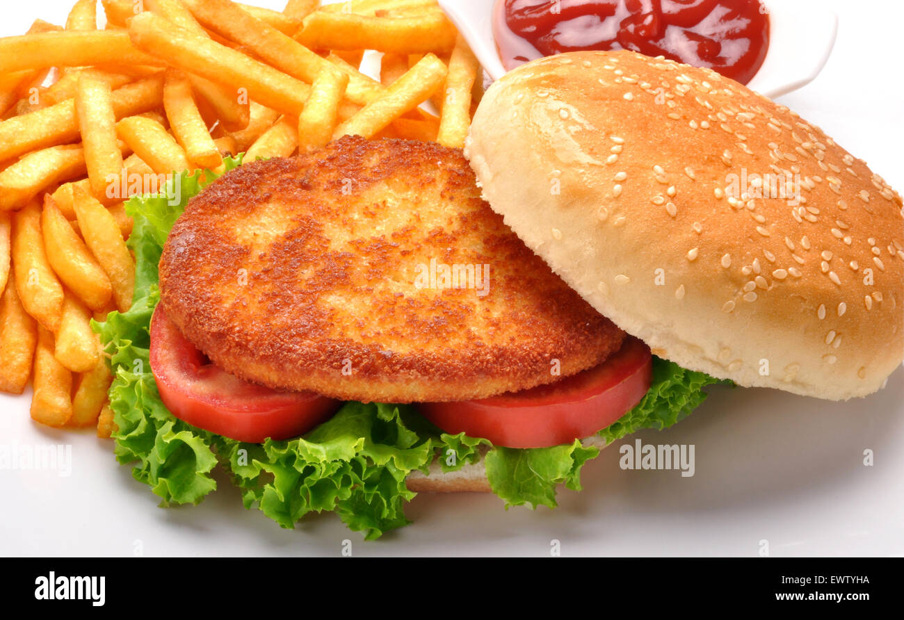 Burger de poulet et pommes de terre frites Banque D'Images