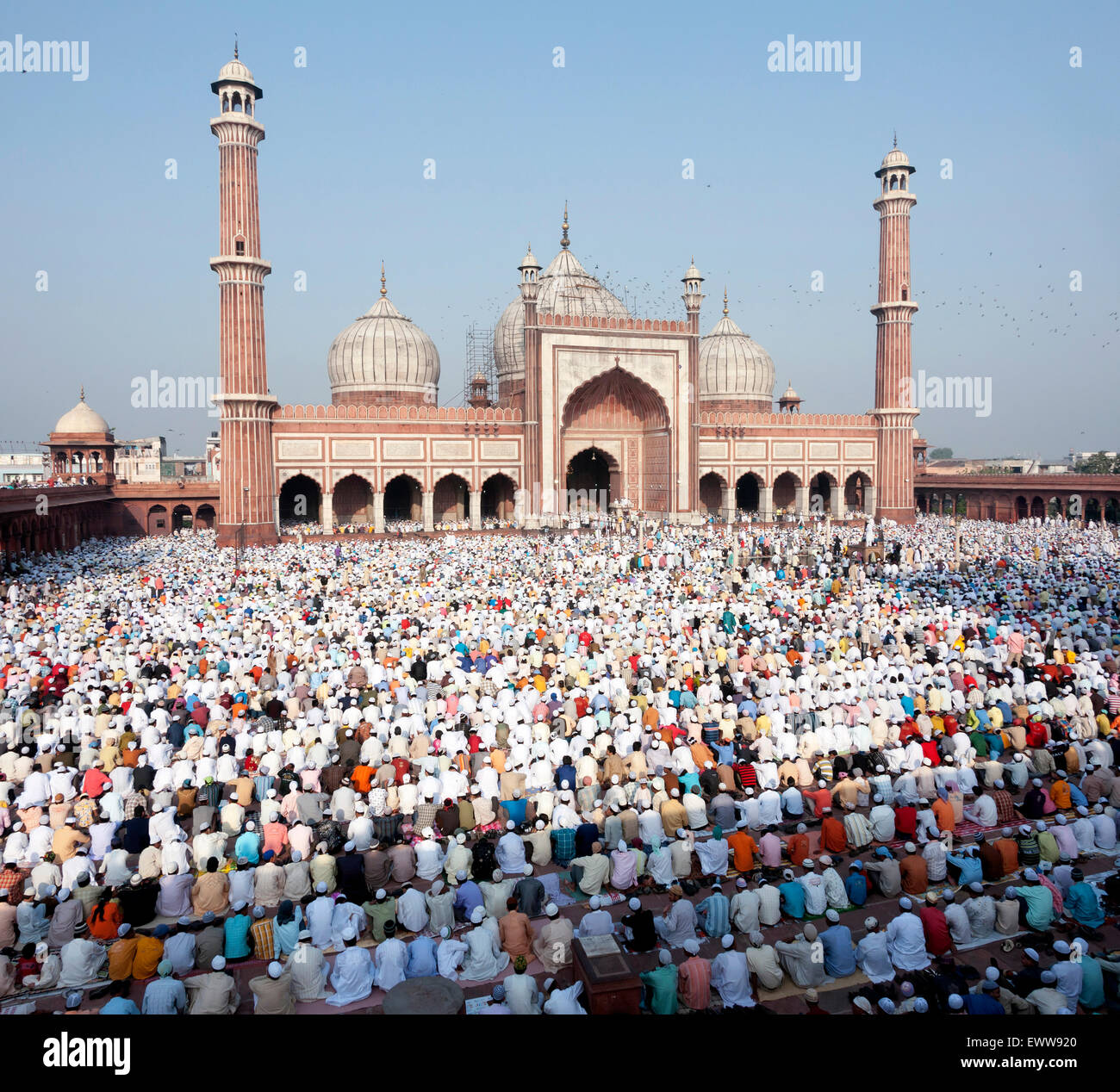 Festival de l'Eid-ul-Fitr célébrée à la mosquée Jama Masjid dans la vieille ville de Delhi, Inde. Banque D'Images