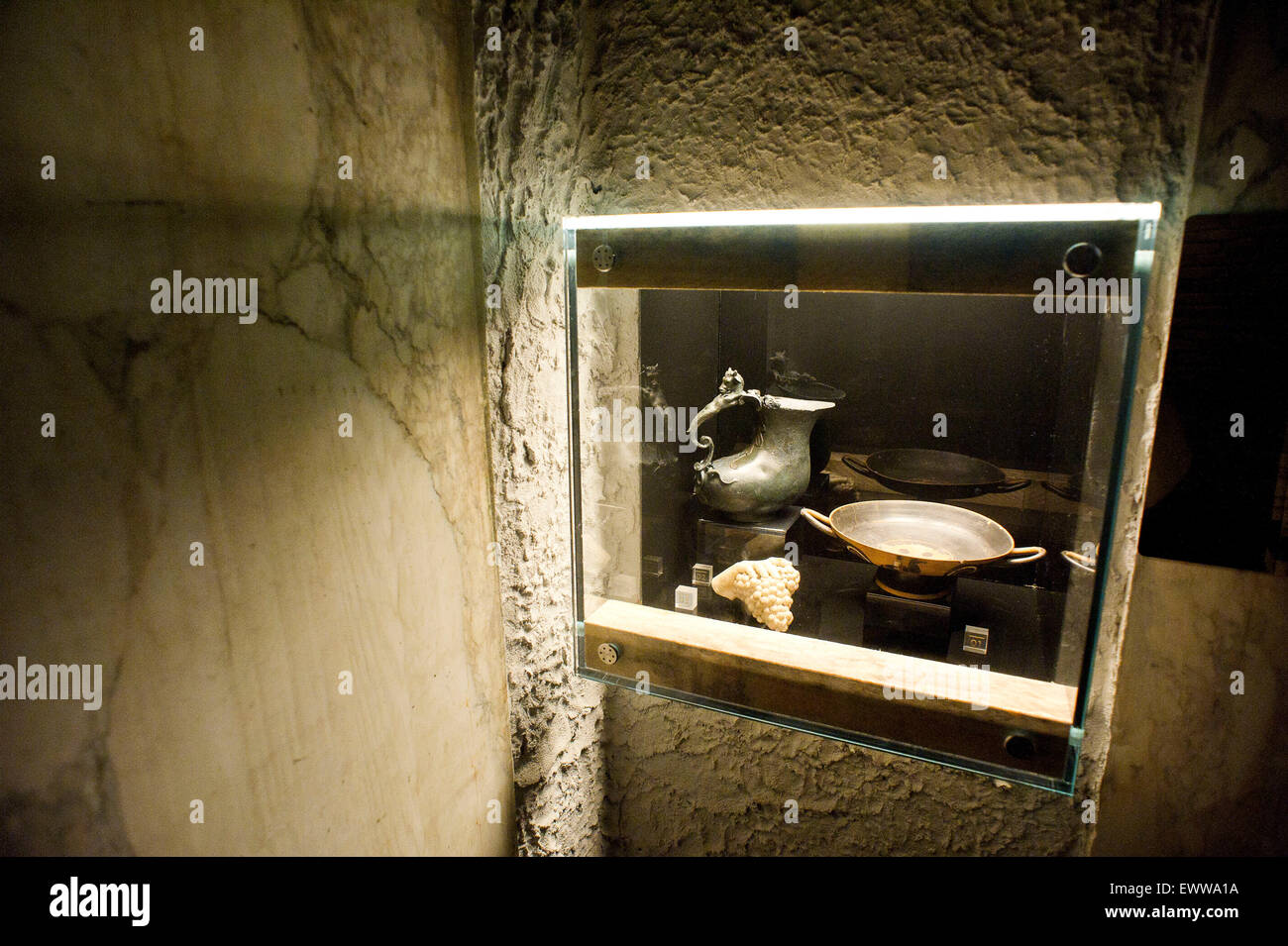 Italie, Milan, Expo 2015, Hall de vin en Italie, la présence de l'art dans l'histoire du pavillon, la sociabilité, l'amour. Banque D'Images