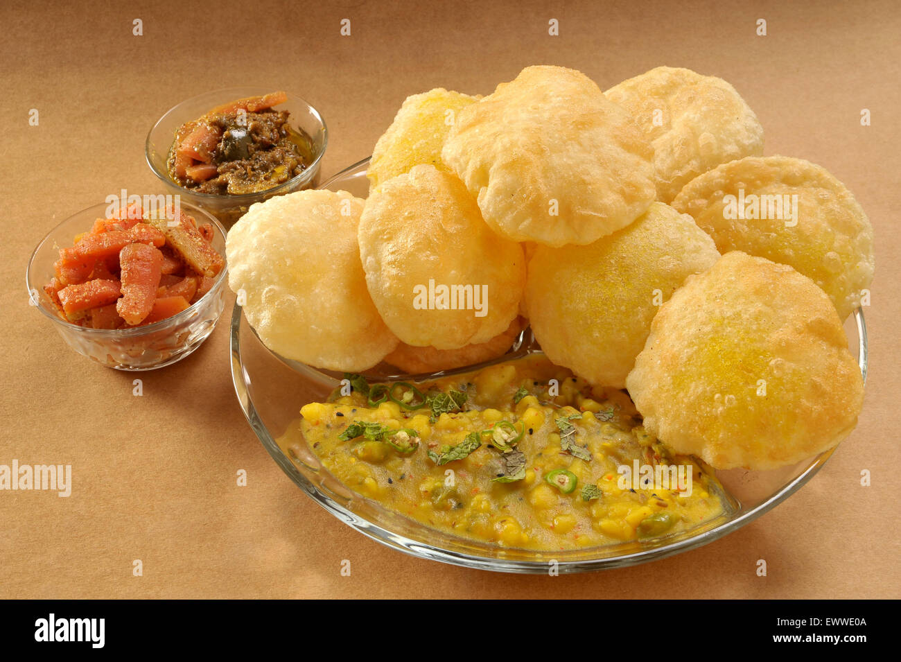 Kachori & Bhaji une fameuse cuisine indienne & pakistanaise Banque D'Images