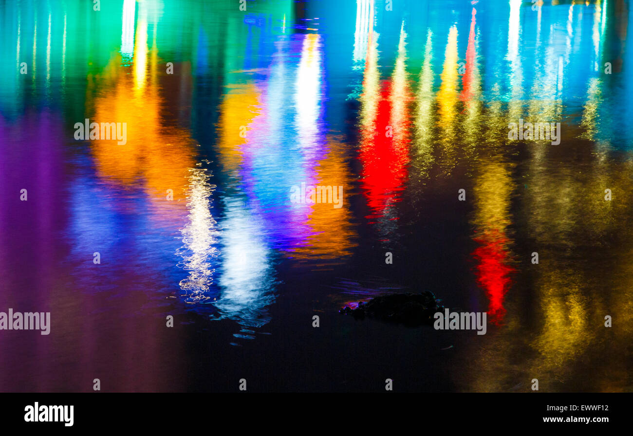 20 FÉVRIER 2015 - TAMPA, FLORIDE : La ville de Tampa est inondé de couleur au cours de l'éclairage sur Tampa 2015 art festival. Photo par M Banque D'Images