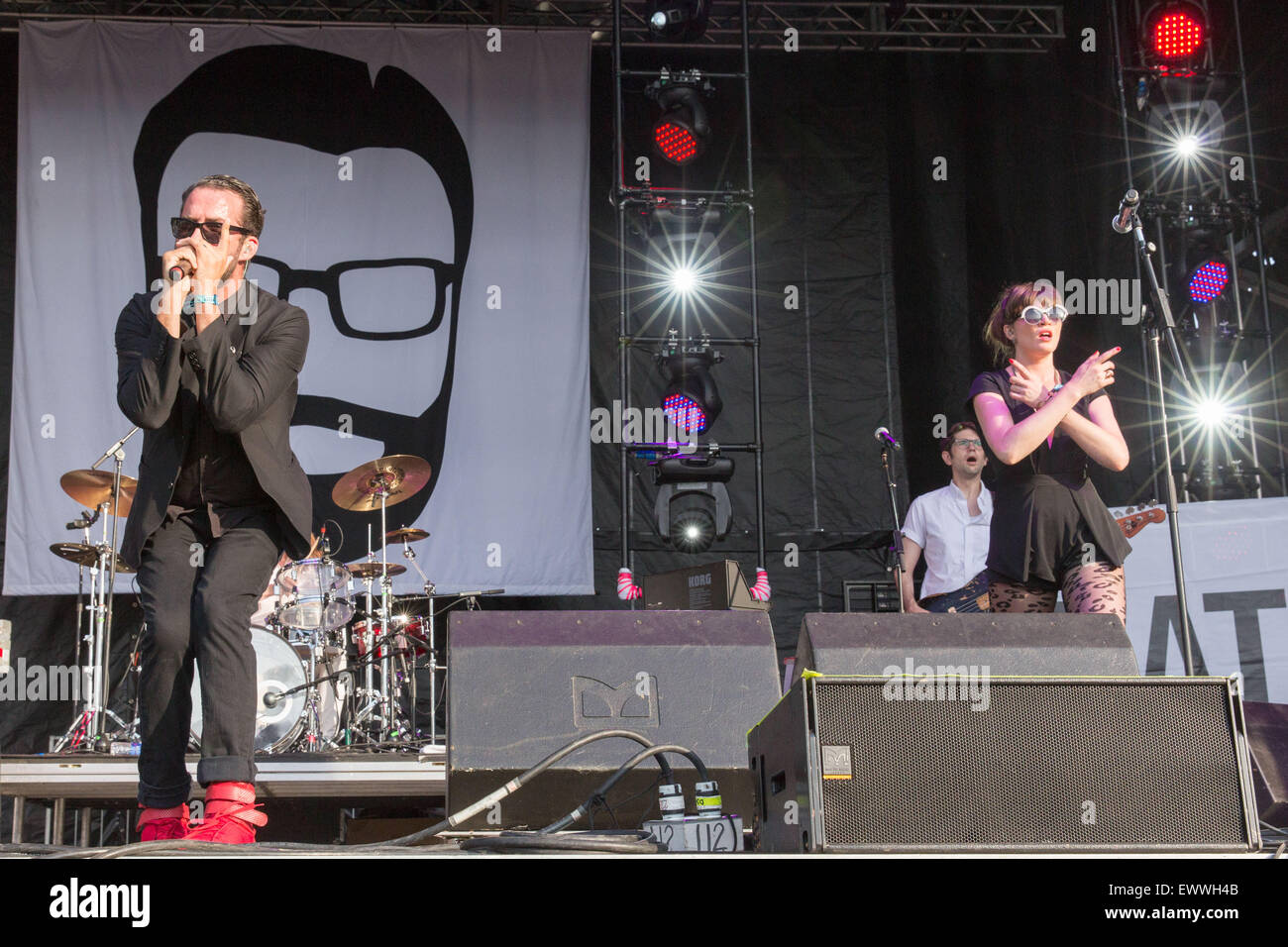 Dover, Deleware, USA. 19 Juin, 2015. ALAN WILKINS (L) et l'OFFICE DE RYAN du Big Data en concert sur la scène du Festival de musique de Firefly à Dover, Delaware © Daniel DeSlover/ZUMA/Alamy Fil Live News Banque D'Images