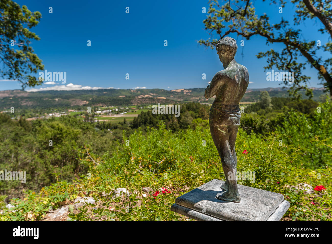 Statue en fonte de l'homme dominant la vallée de Napa Banque D'Images