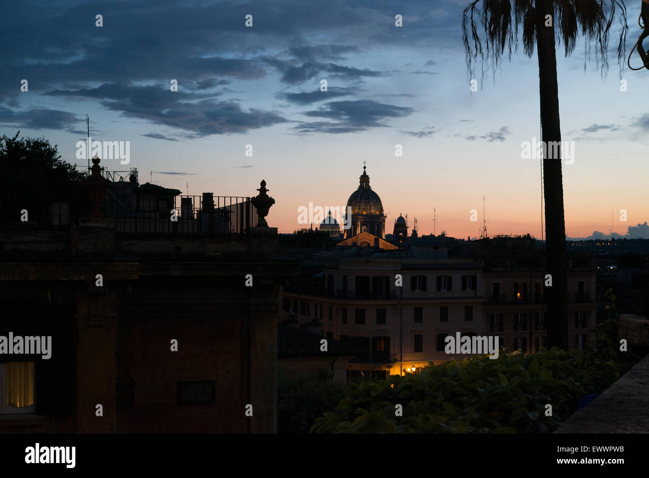 Vue de Rome après le coucher du soleil, de l'italie Banque D'Images