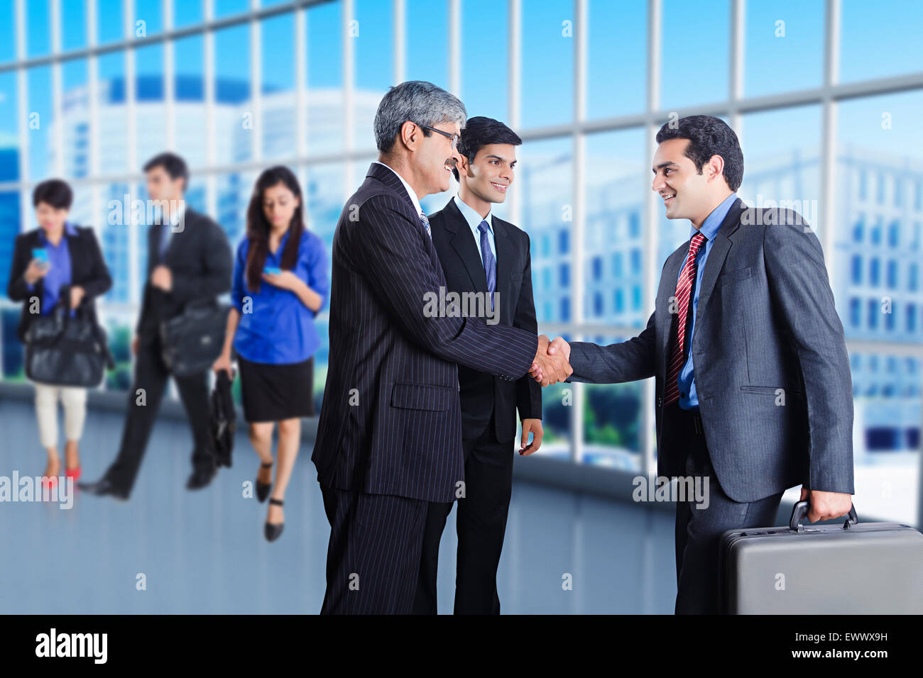 3 Indian Business partner Handshake traitant Banque D'Images