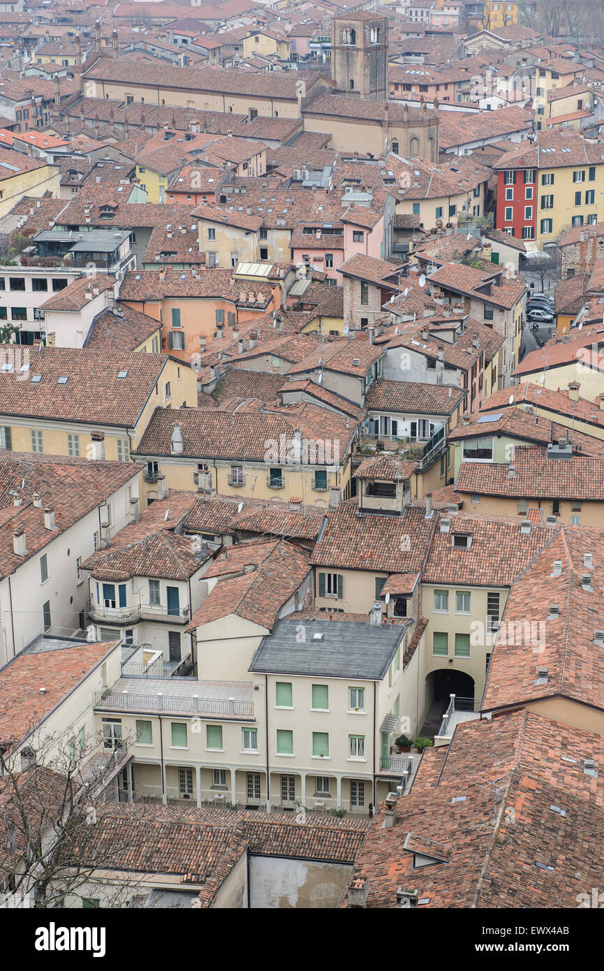 BRESCIA, ITALIE - 21 mars 2015 : vue sur la ville depuis la tour. Banque D'Images