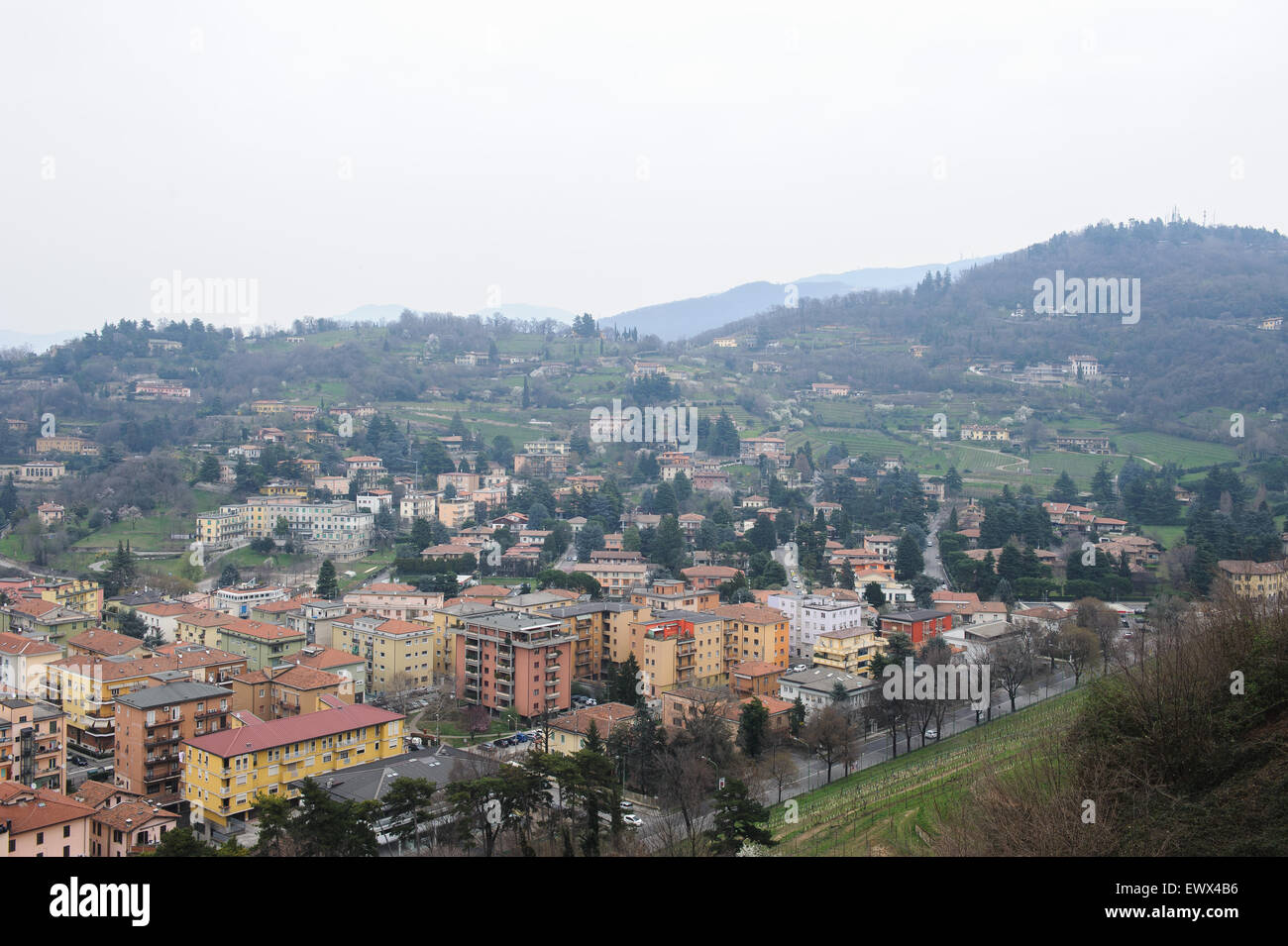 BRESCIA, ITALIE - 21 mars 2015 : vue sur la ville depuis la tour. Banque D'Images