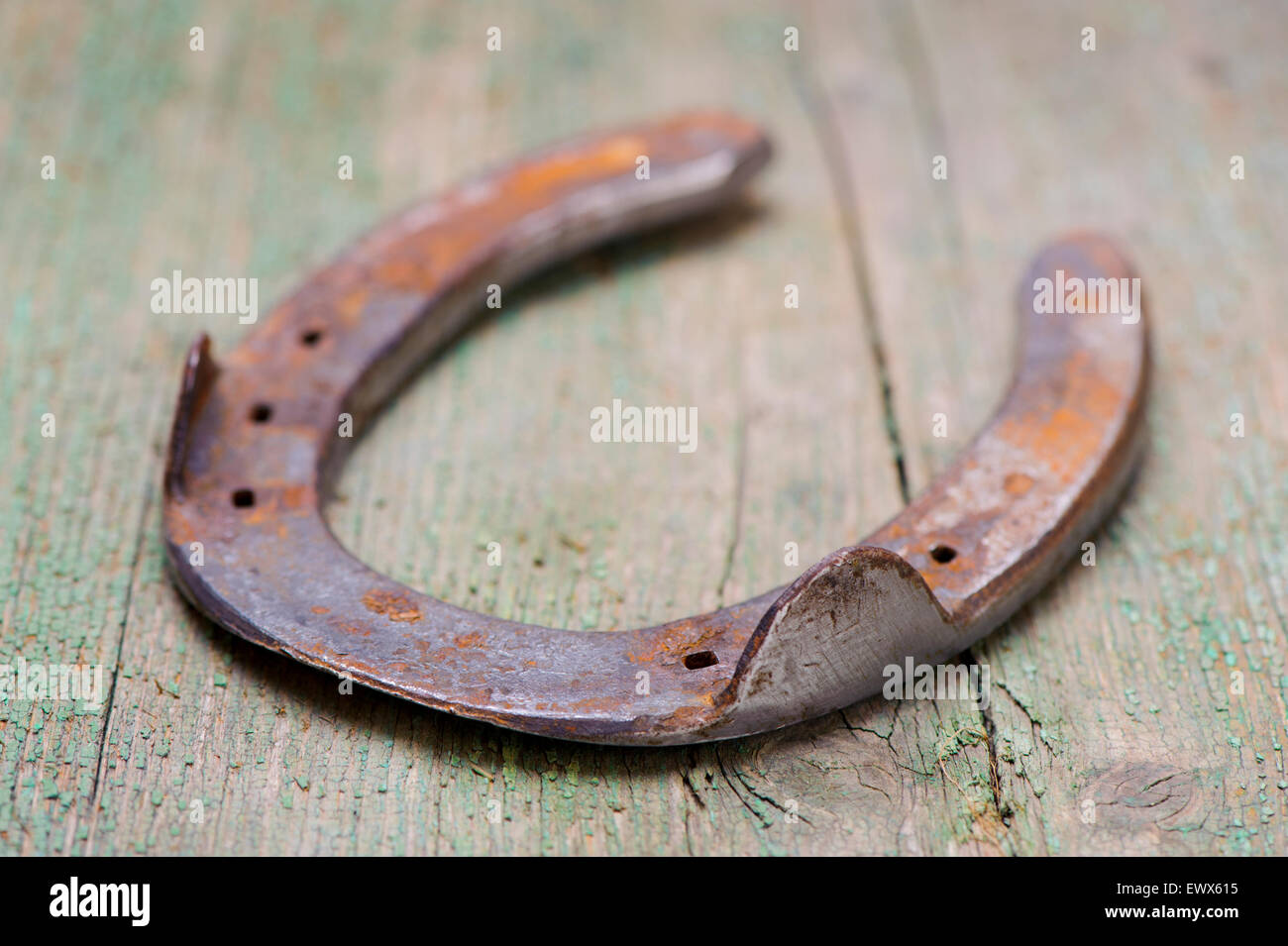 Vieux horseshoe comme symbole de chance Banque D'Images