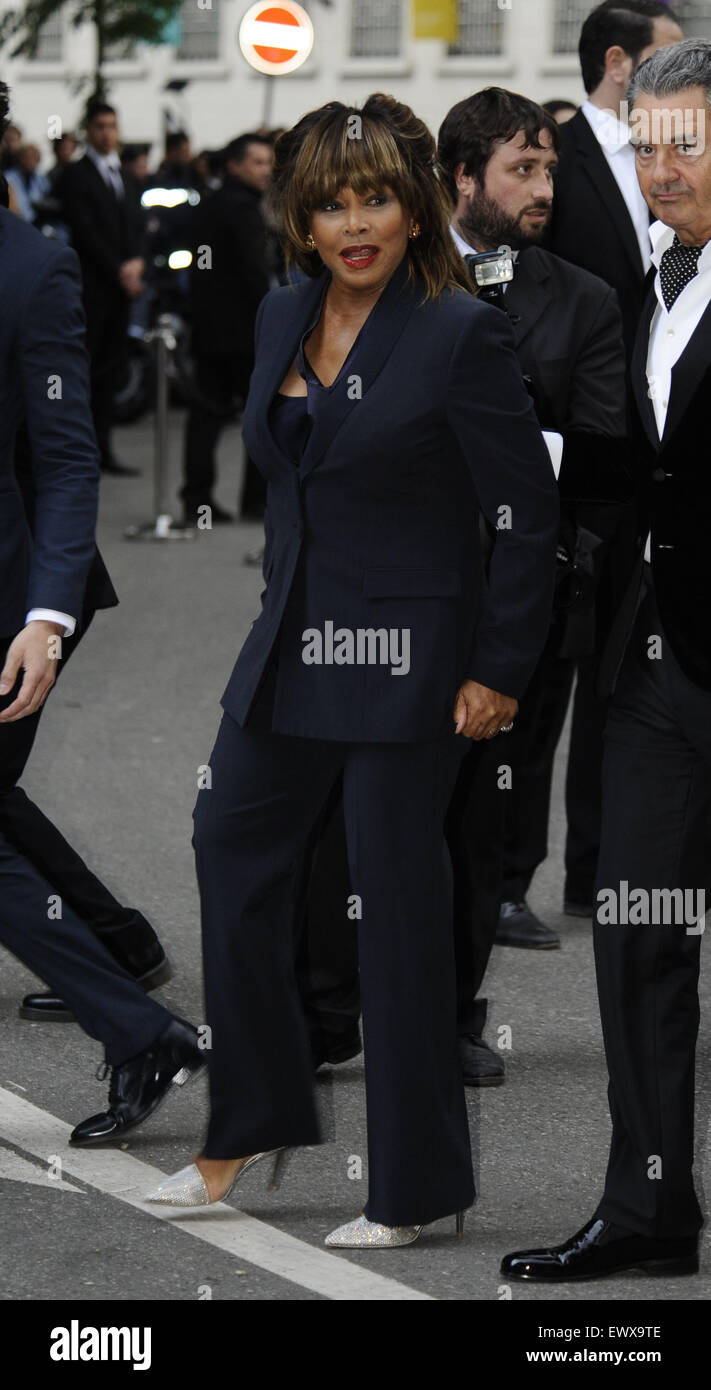 Giorgio Armani 40e anniversaire de l'ouverture des silos et Réception - l'extérieur des arrivées avec : Tina Turner Où : Milan, Italie, Italie Quand : 30 Avr 2015 Banque D'Images