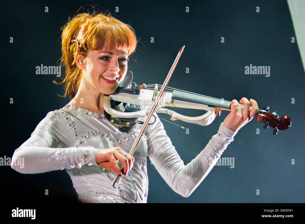 La violoniste américaine, danseuse, interprète, artiste et compositeur,  Lindsey Stirling effectuant à Pala Millares à Turin. (Photo de Elena Aquila  / Pacific Press Photo Stock - Alamy