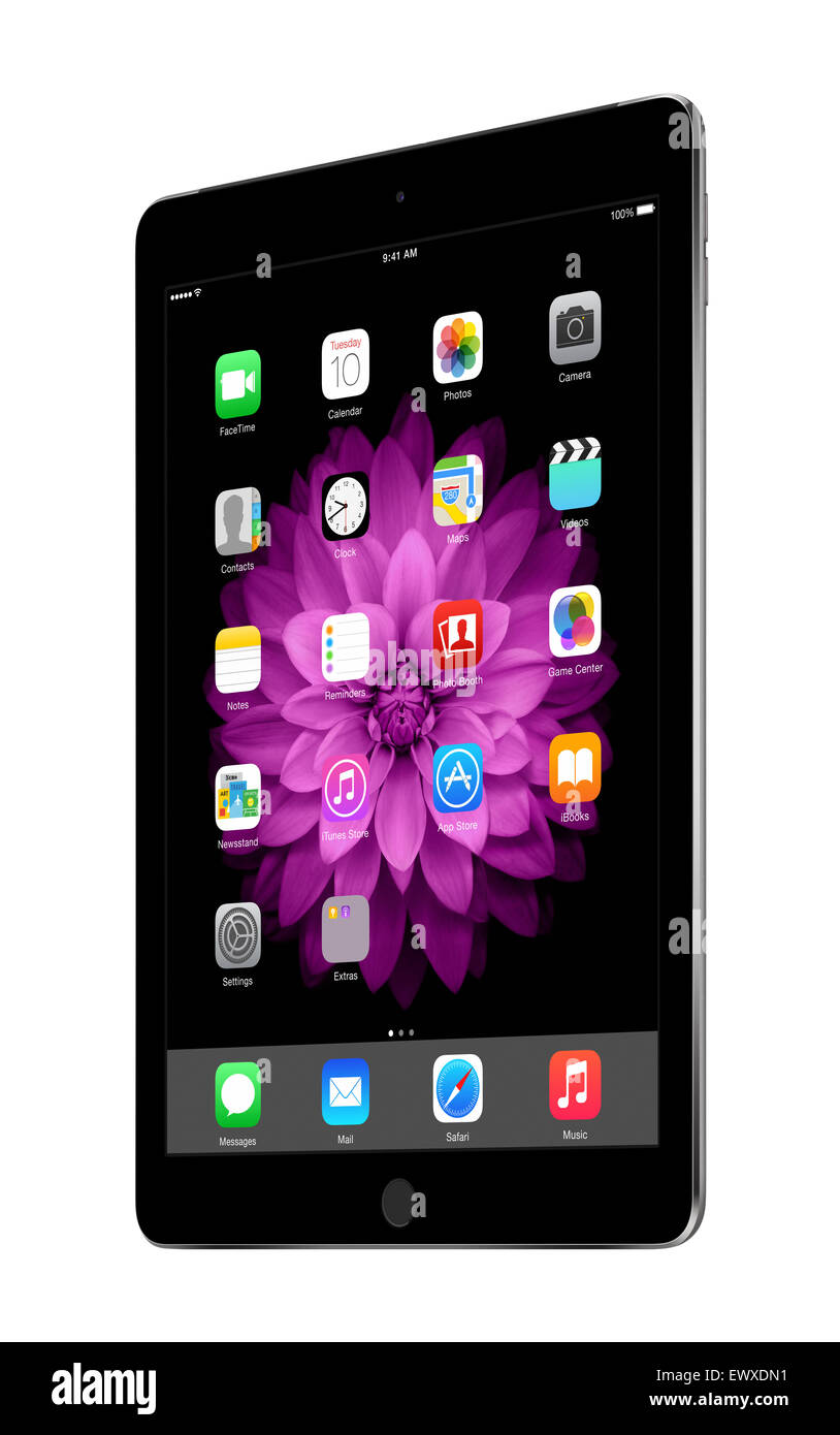 Varna, Bulgarie - Février 02, 2014 : la moitié de l'espace Apple est l'iPad Air gris avec 2 touch ID affiche l'écran d'iOS 8 Banque D'Images