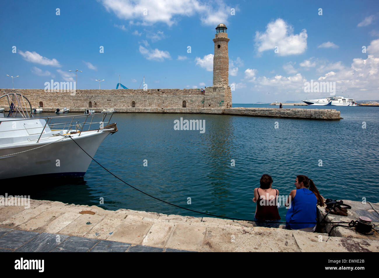 Phare de Crète Réthymnon vue sur le port vénitien, Crète, Grèce personnes touristes Tourisme voyage voyages vacanciers Banque D'Images