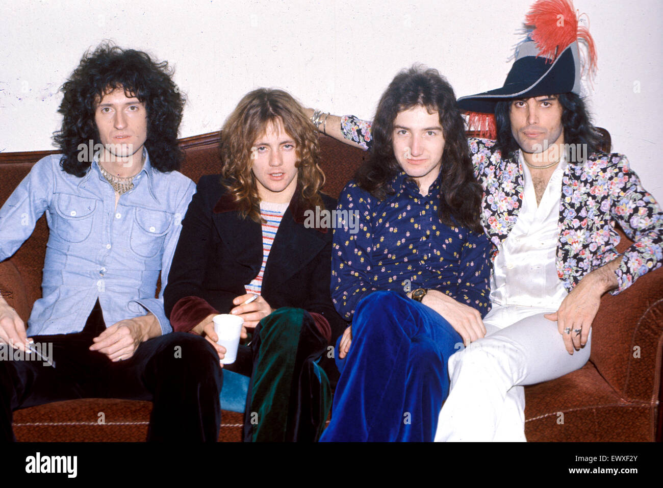 Groupe de rock britannique Queen en 1976. De gauche à droite : Brian May, Roger Taylor et John Deacon, Freddie Mercury Banque D'Images