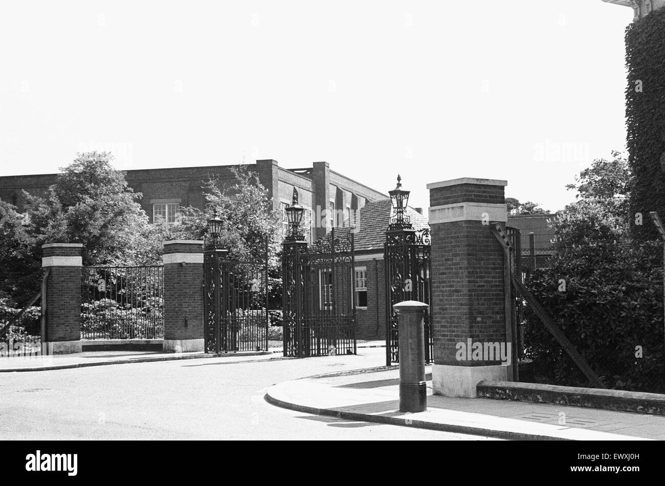 Daily Mirror Ruggles fonctionnalité sur le l'équipe au National Physical Laboratory, Teddington, développer le moteur de calcul automatique appelé le pilote ACE. Le pilote a couru son premier programme ACE le 10 mai 1950 et a été montré à la presse en décembre 20 01 Banque D'Images