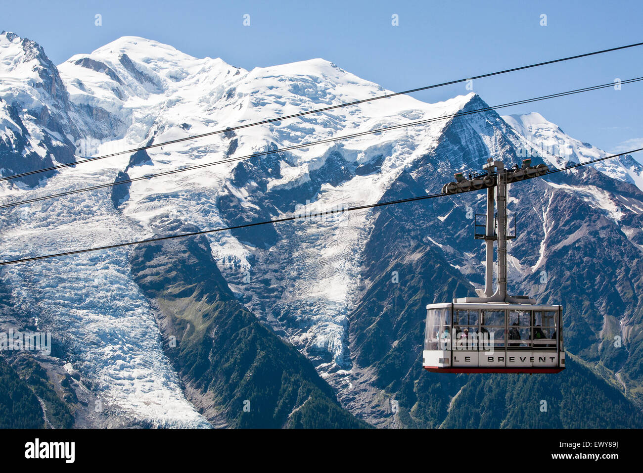 Le brevent mountain cable car Banque de photographies et d'images à haute  résolution - Alamy