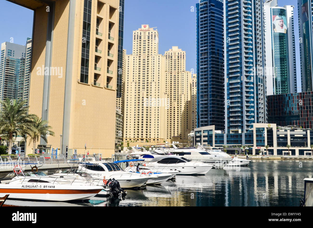 Yachts dans la Marina de Dubaï, Émirats Arabes Unis Banque D'Images