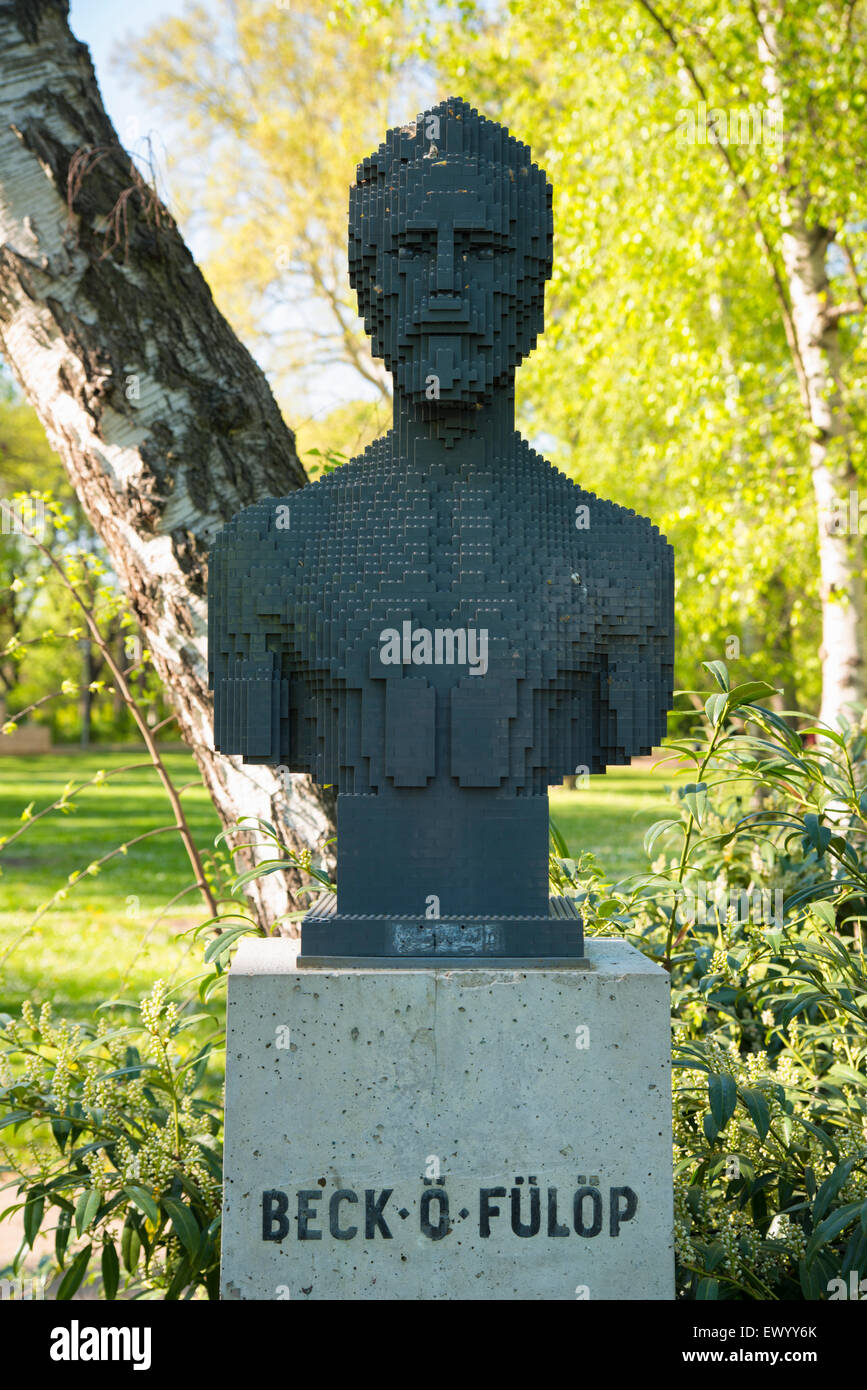 Beck Ö Fülöp statue faite de legos, l'Île Margit, Budapest, Hongrie Banque D'Images