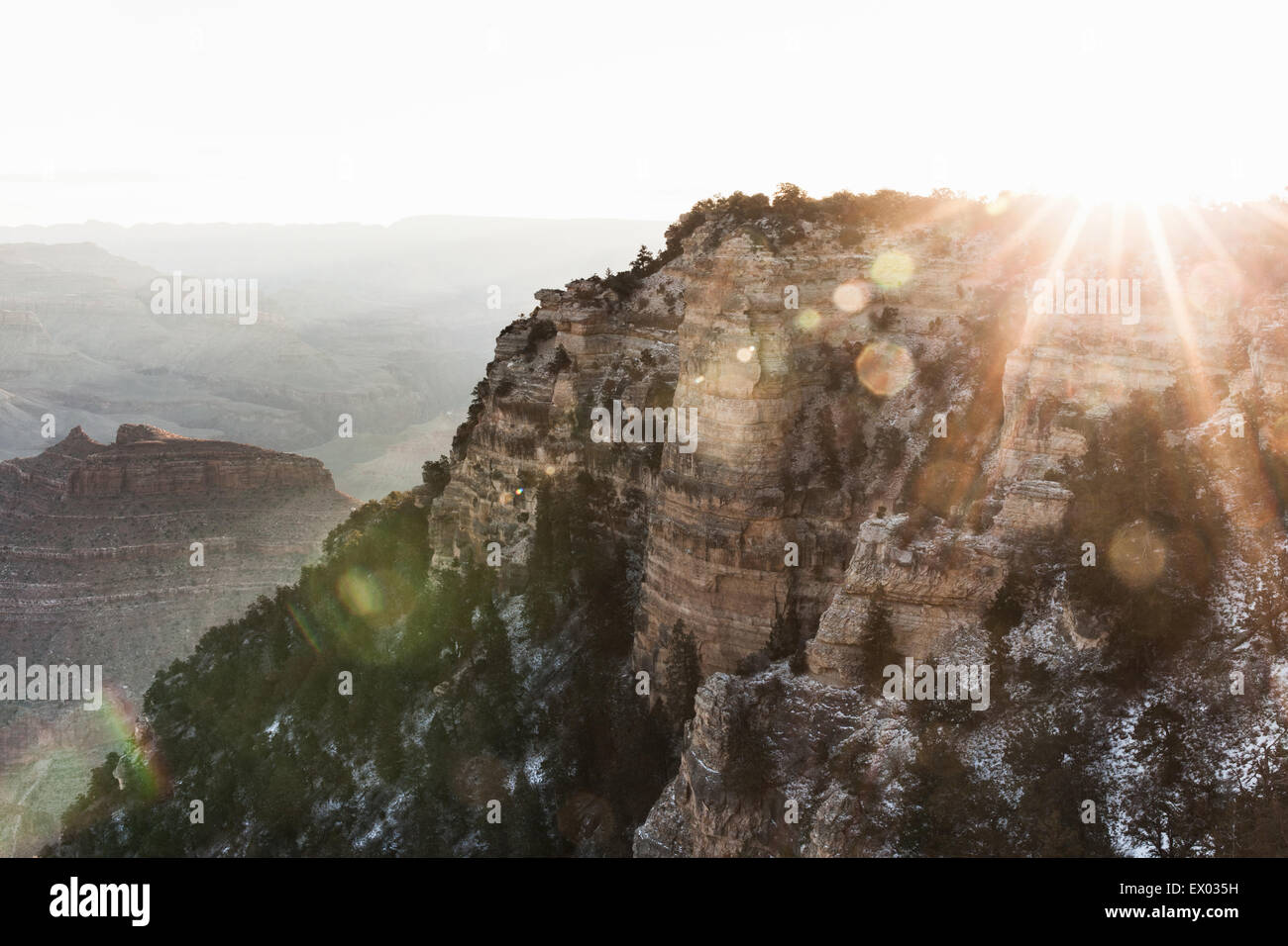 Vue ensoleillée de Grand Canyon, Arizona, USA Banque D'Images