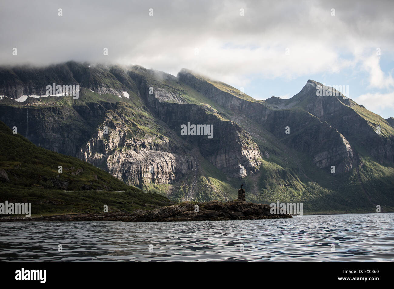 Menaces sur les montagnes et Fjord, Bodo, Norvège Banque D'Images